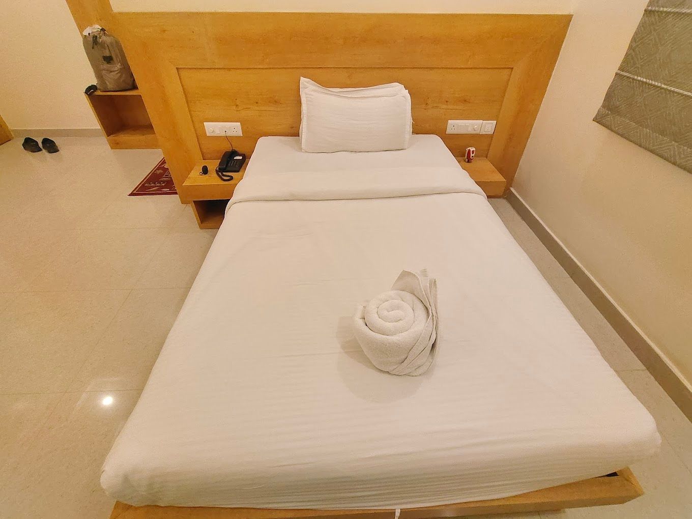 Hotel Grand Lotus Dimapur Deluxe King Non AC Room (King bed)