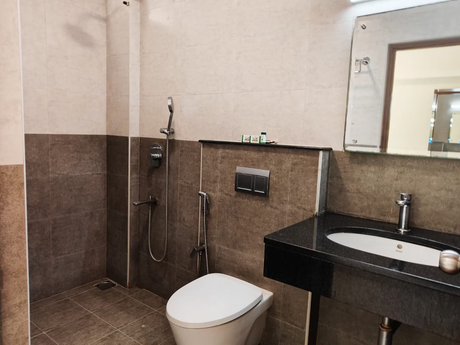 A&M Rooms and Residences Deluxe Twin 3