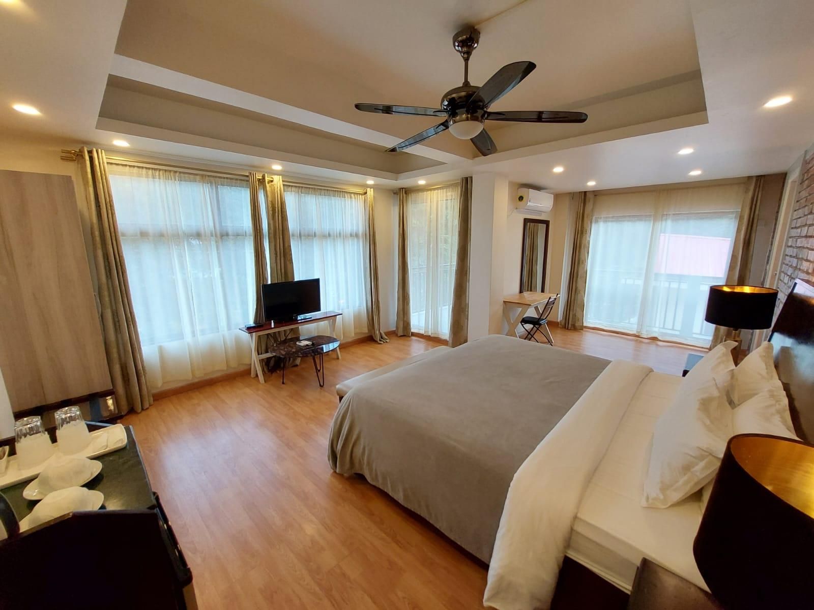 Double Room with Balcony and View