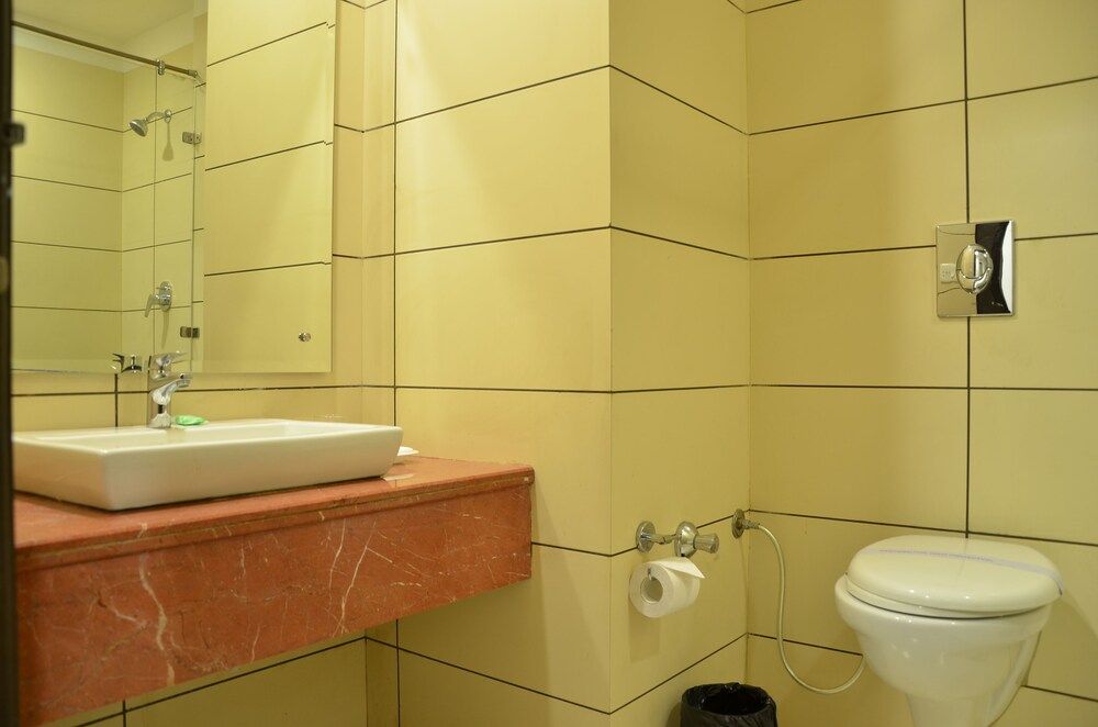 1 King Bed,Non Smoking,Deluxe Room,Refrigerator,Wifi,Coffee Maker,Hairdryer,Full Breakfast