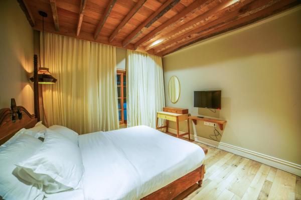Meraki Maison Deluxe Room 3