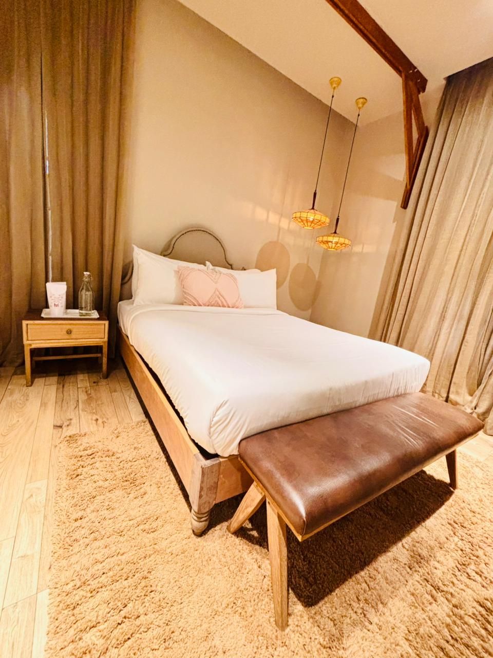 Meraki Maison Deluxe Room 10