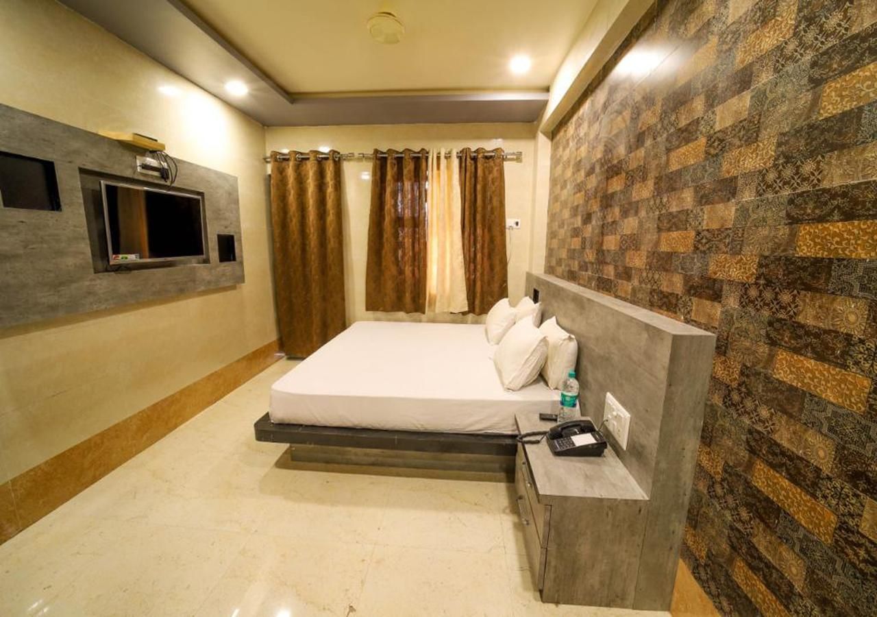 Double Bed Room With Air conditioning