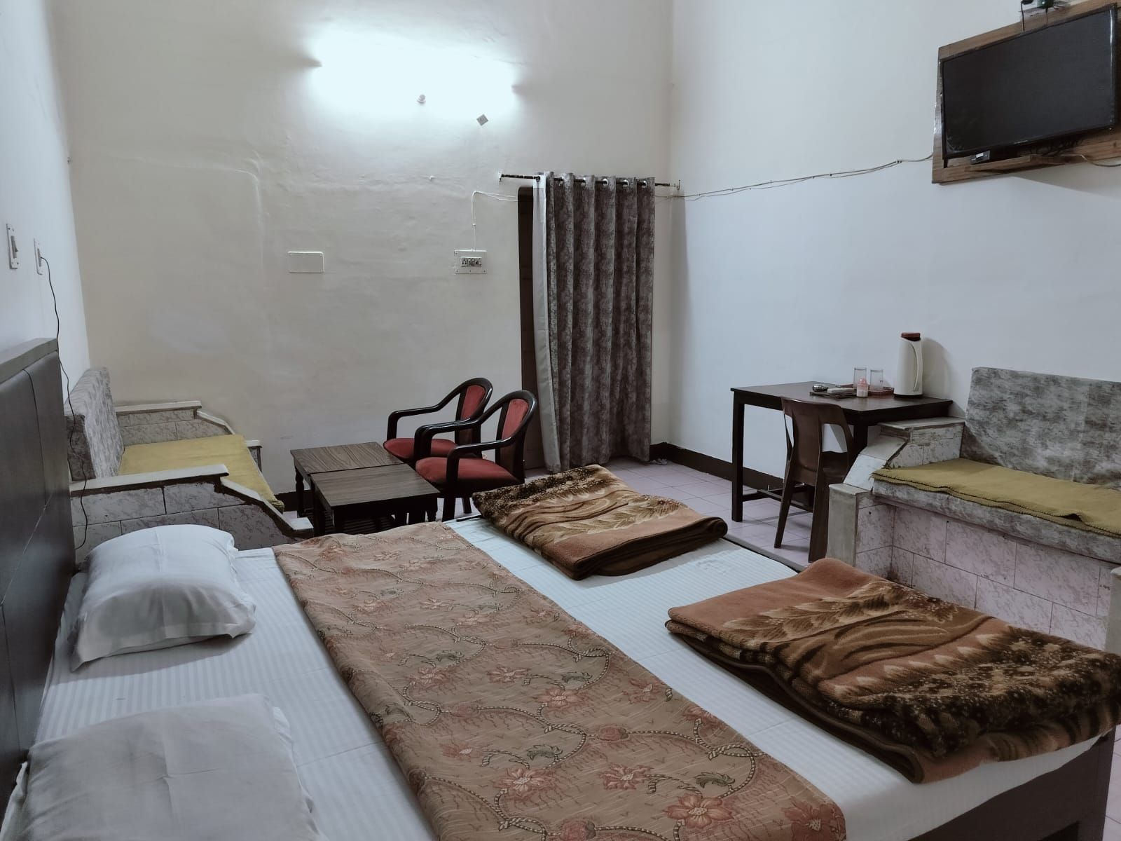 Deluxe Air Cooled Room