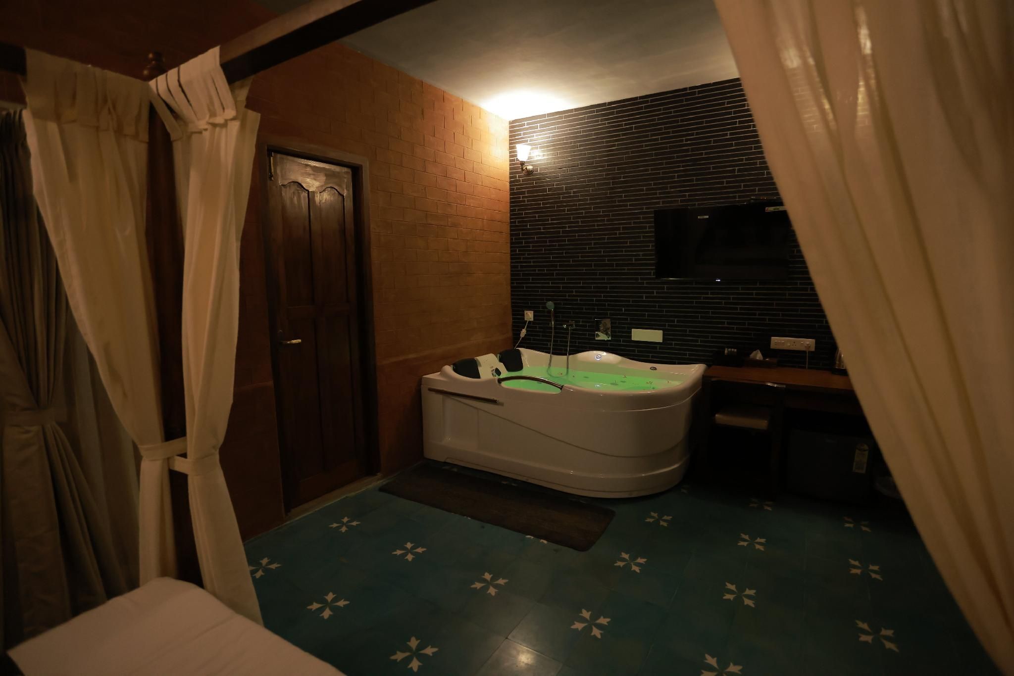 Jacuzzi Suite