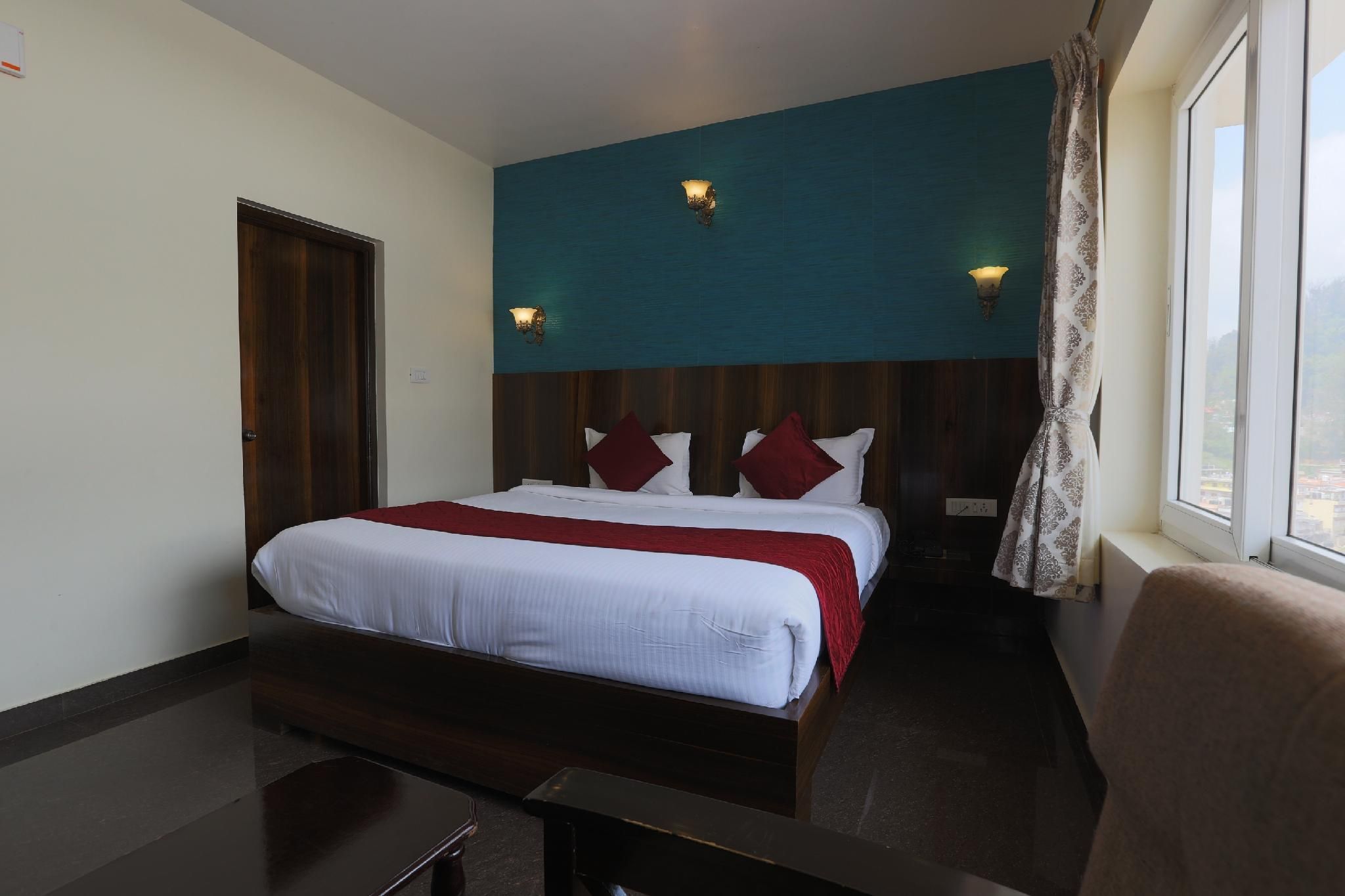 Kemp's Cave Deluxe Room