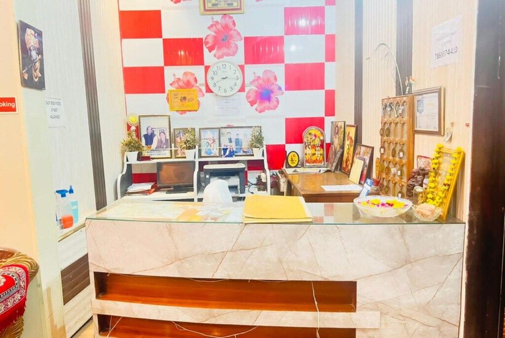 Goroomgo Rashmi Agra