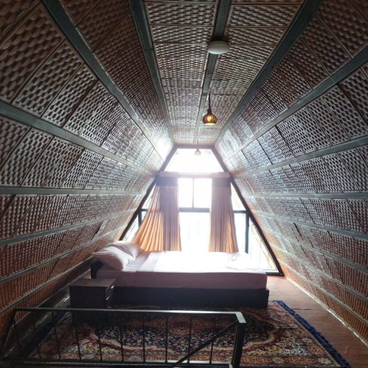 Valley View Balcony Cottage-3