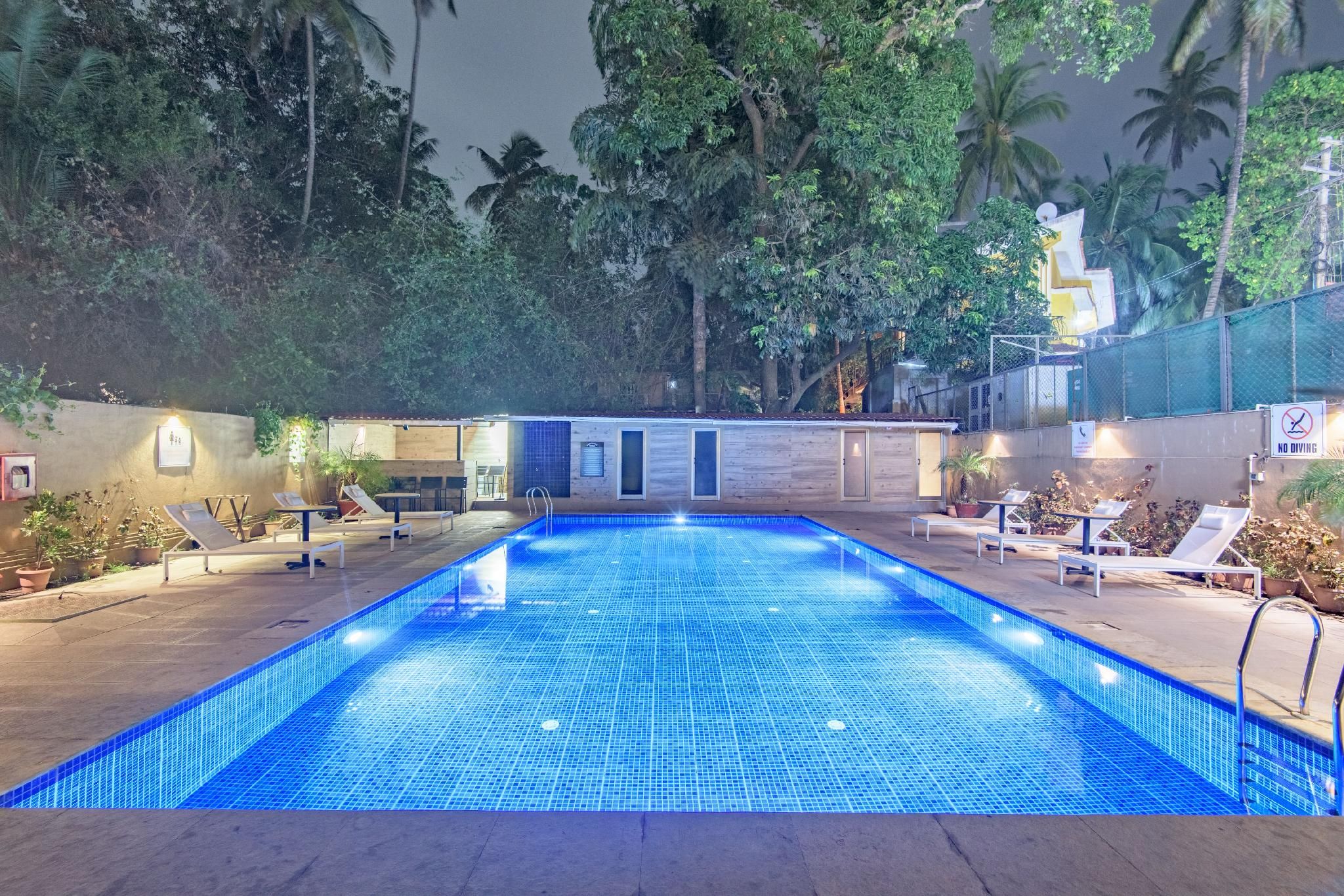 swimming pool