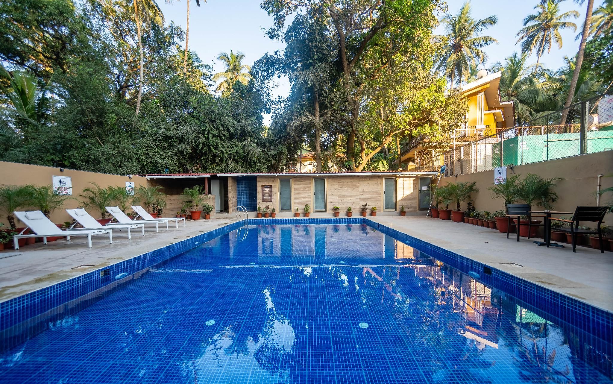 Swimming pool