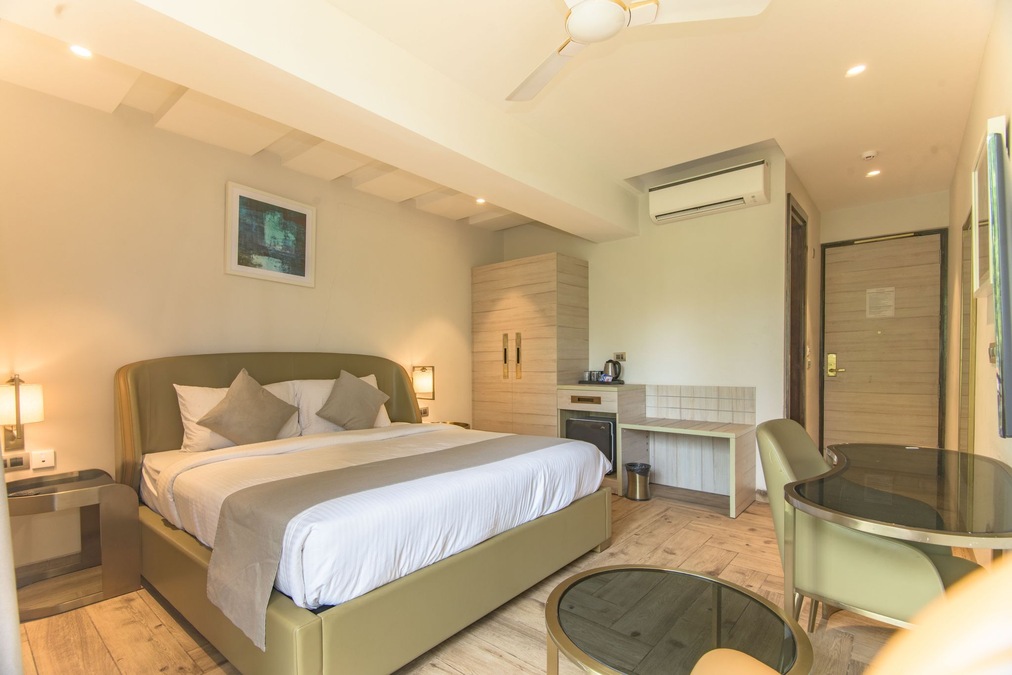 Winter Green Premium Room