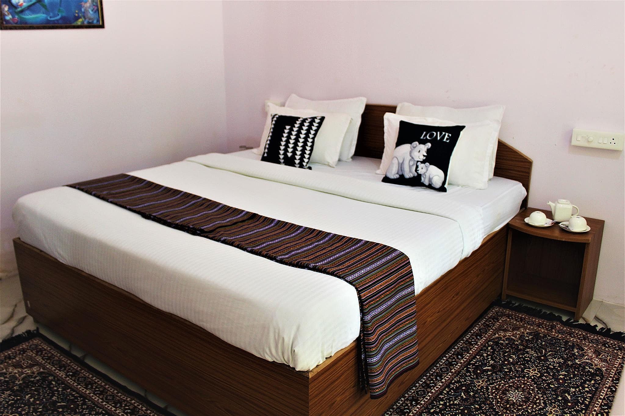 Deluxe King Room with Balcony