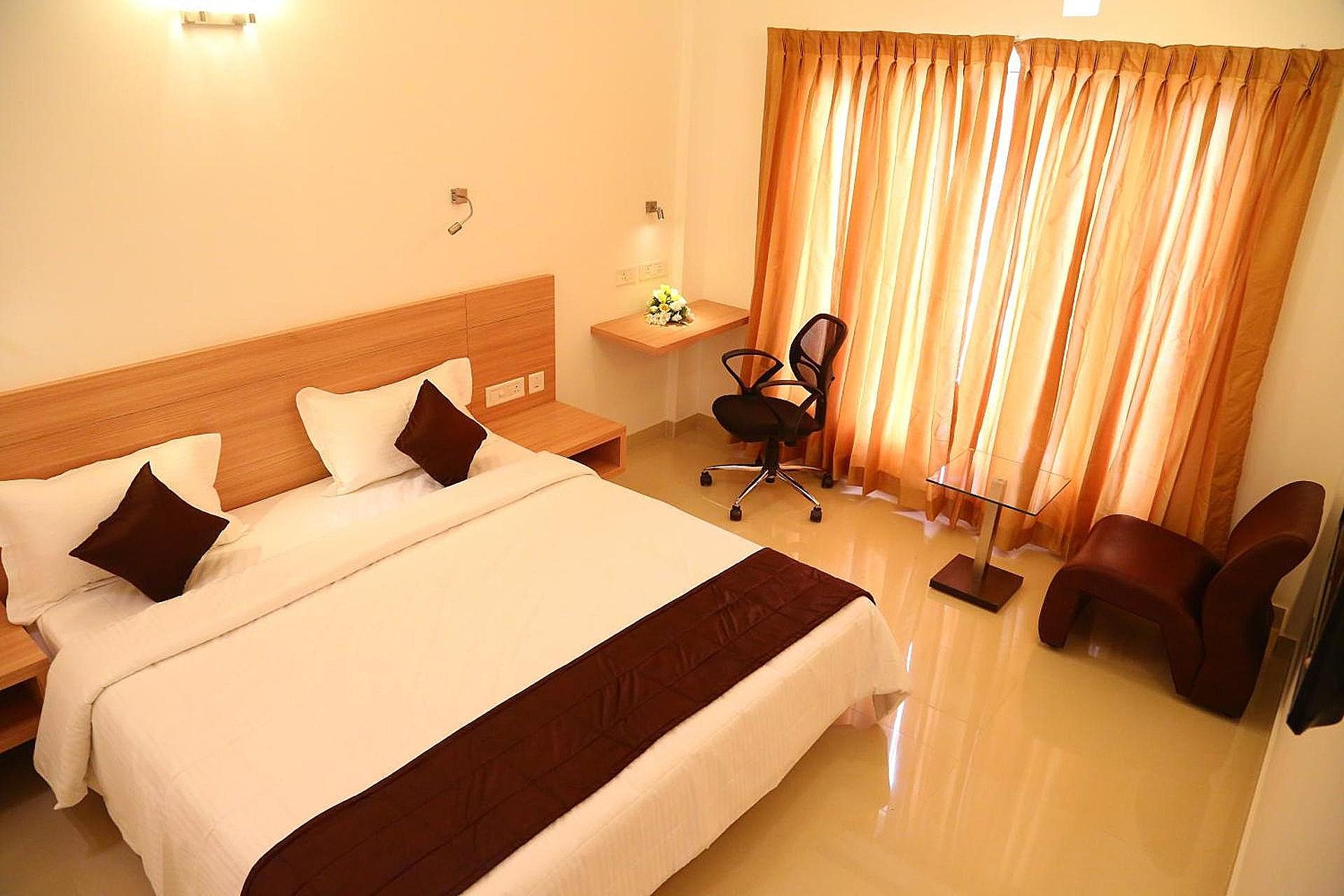 Pebbles Serviced Apartments  Deluxe Double Room 2