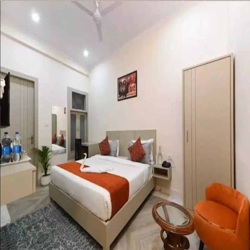  Hotel Taj Holiday Deluxe Double Room 7
