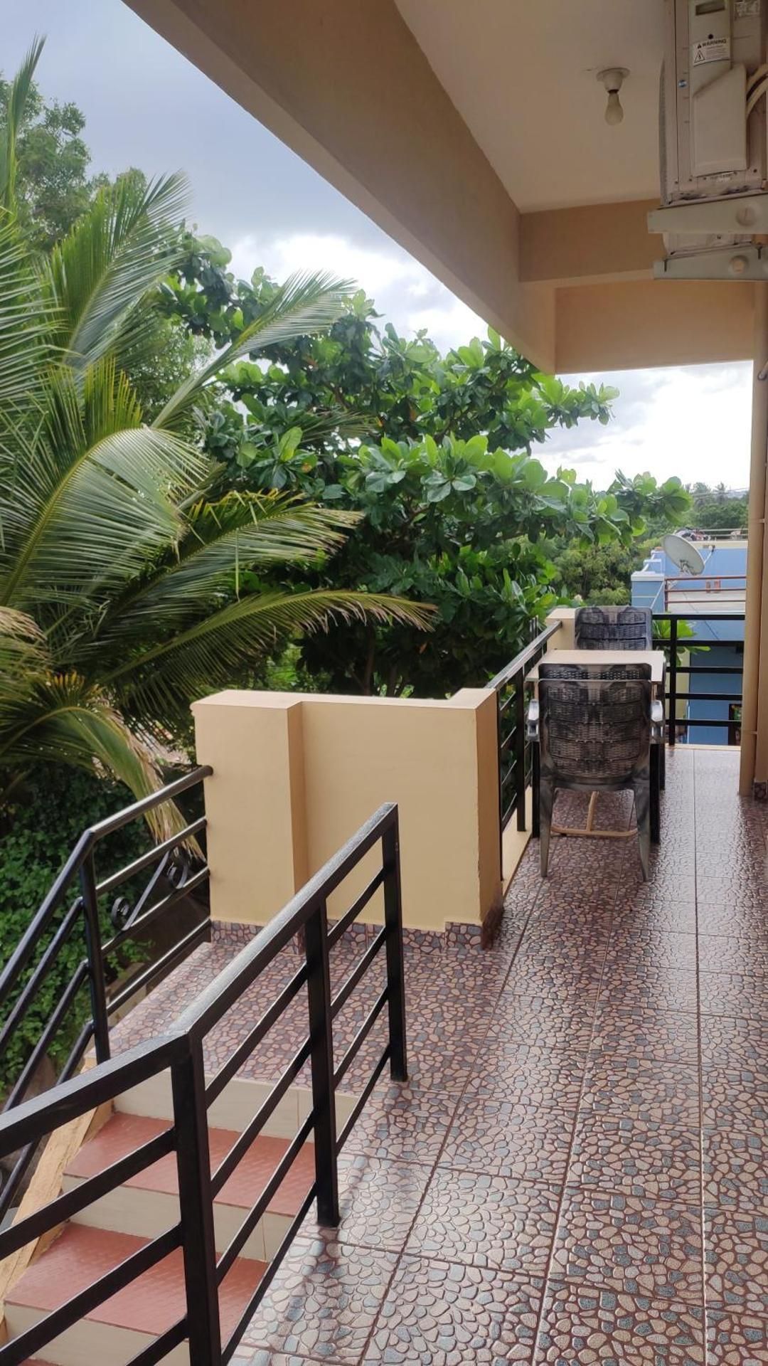 Double Air Conditioning with Balcony