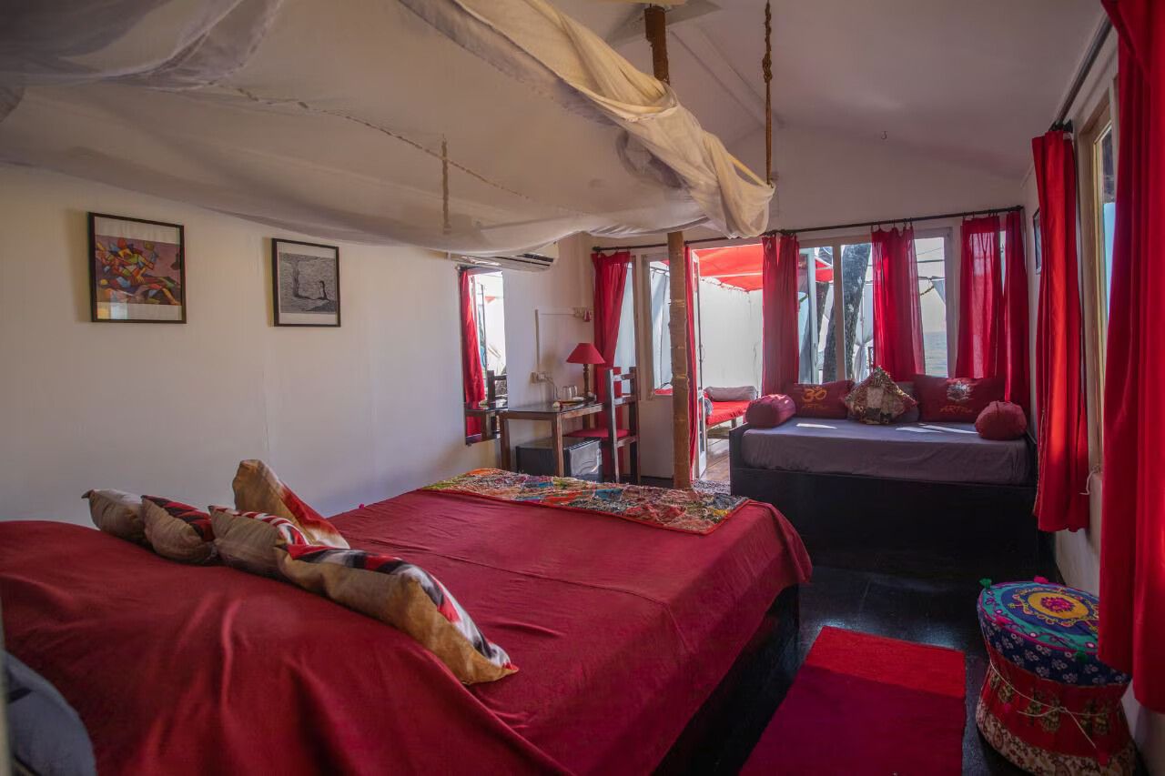 HONEYMOON COTTAGE (beach front)