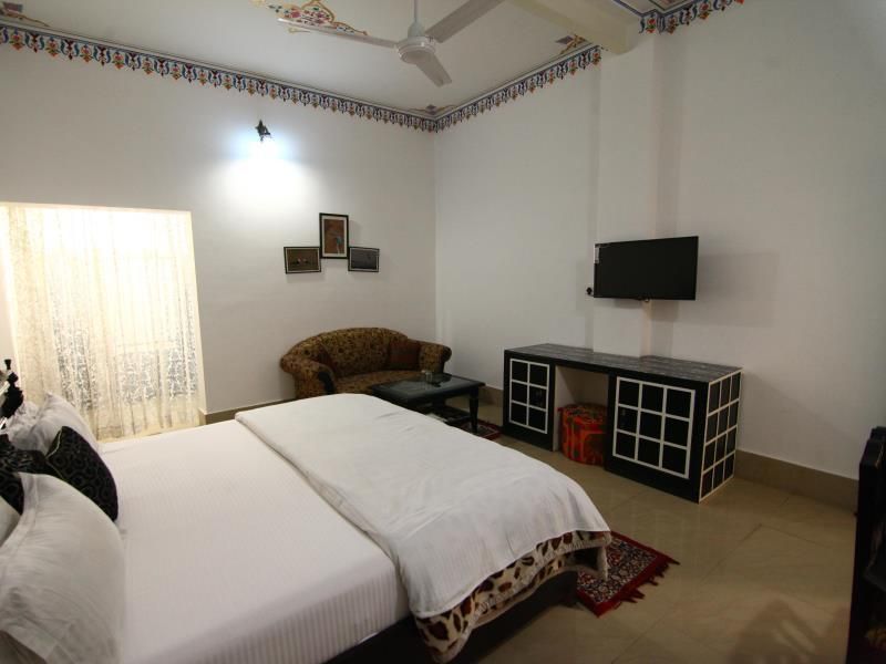 Hotel Kiran Vilas Palace Super Deluxe Room 2