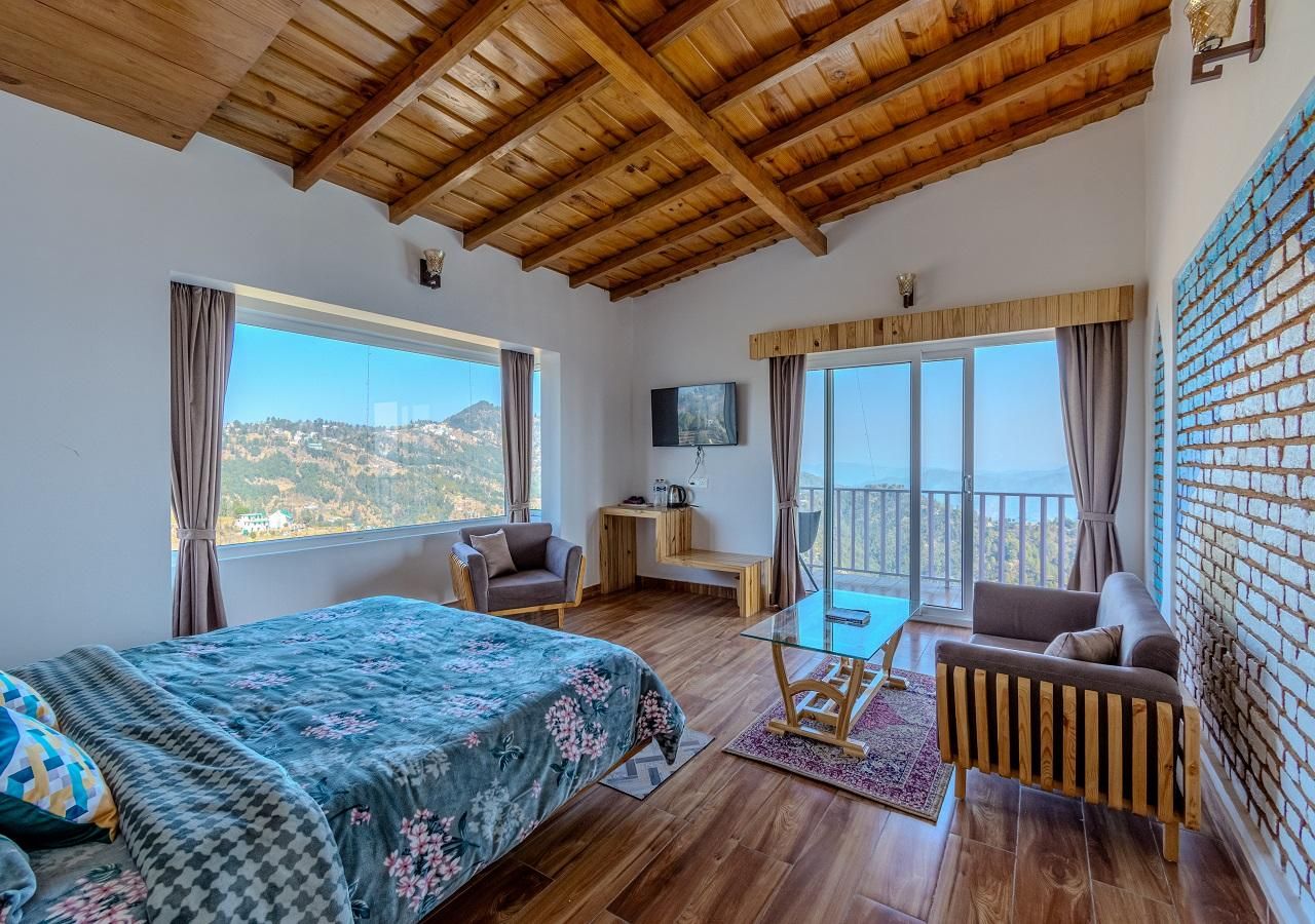 Super Deluxe Hill View Room with Balcony