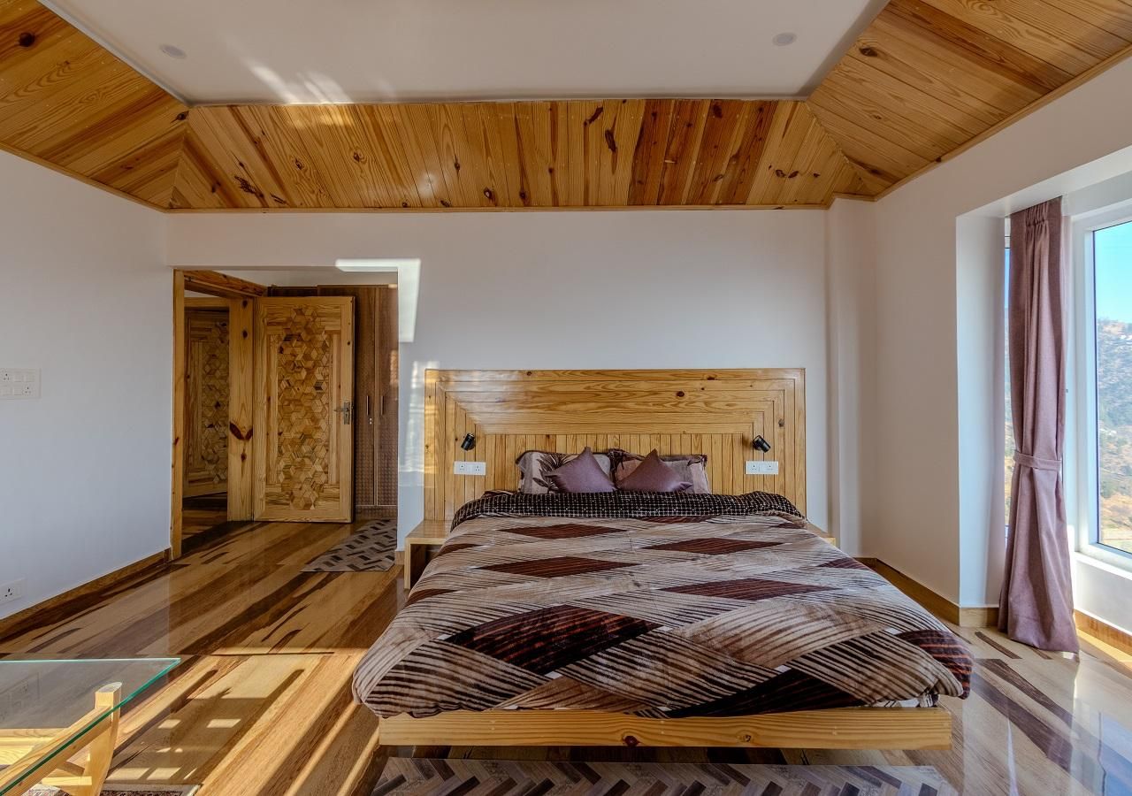 Super Deluxe Hill View Room with Balcony