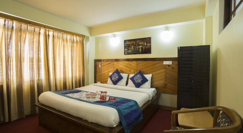 Hotel Golden Dolma Deluxe Double Room (2 Adults + 1 Child) 2