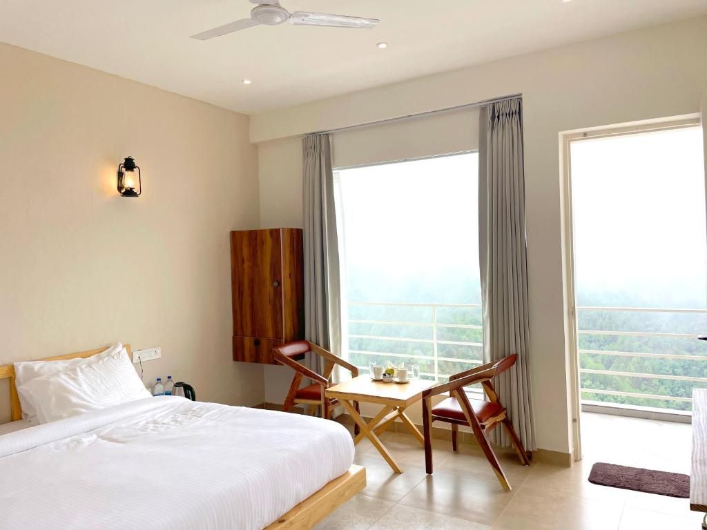 Onehouse Resort Lansdowne King Room with Mountain View 3