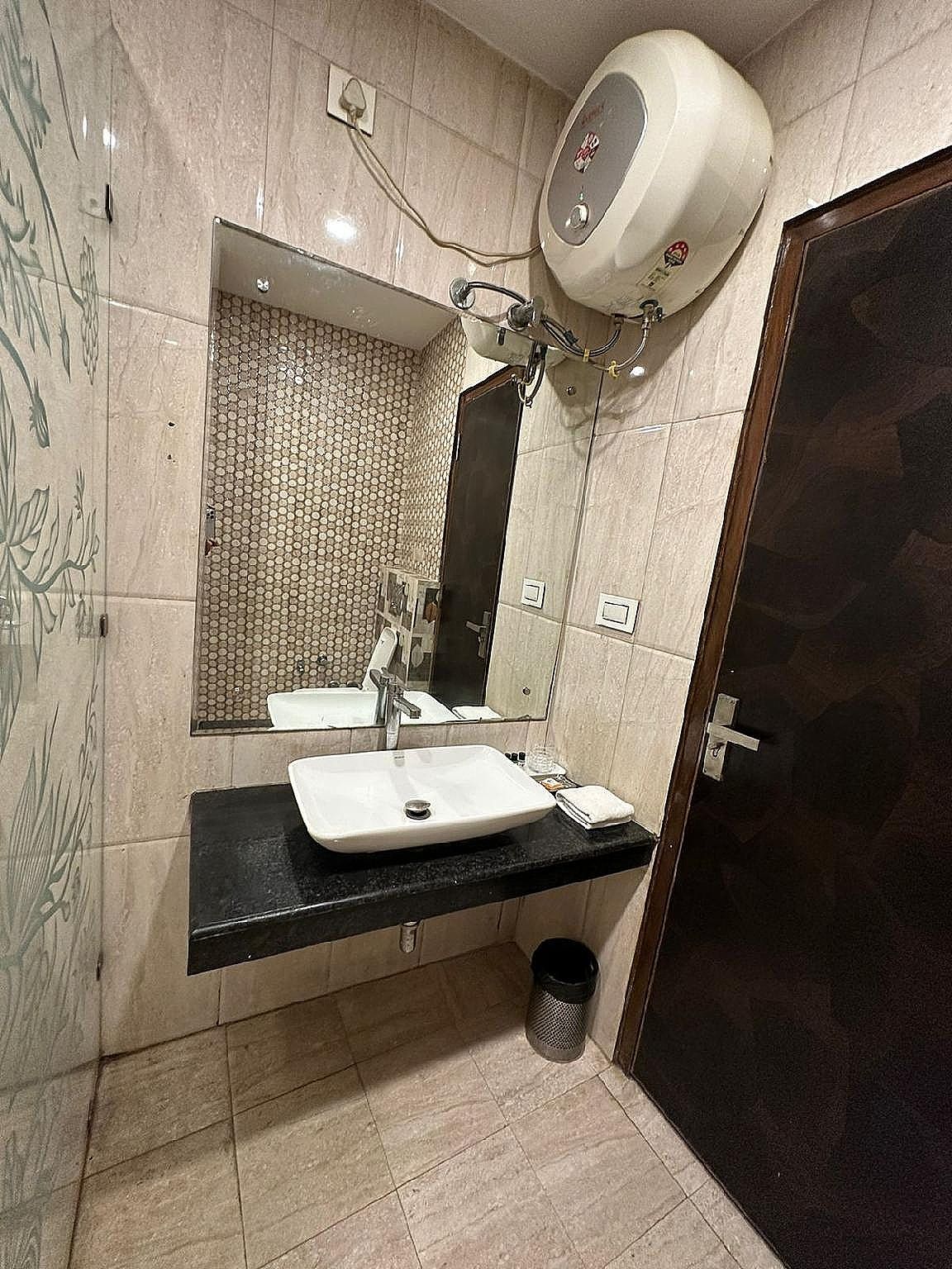 blue orchid Super Deluxe Air Conditioining Room 3