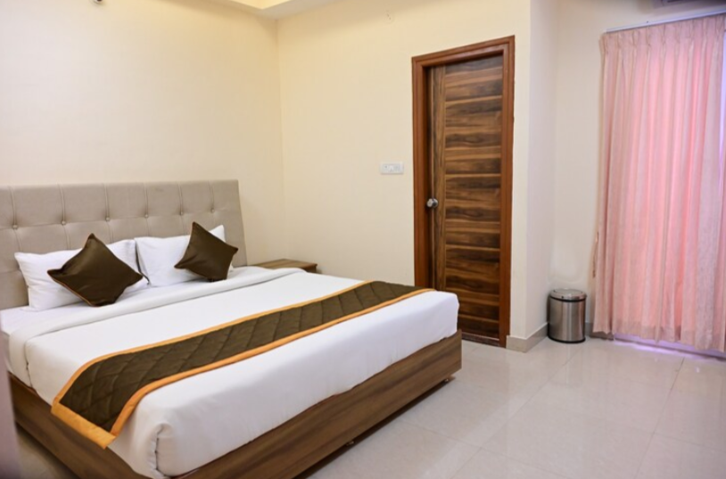 Otel Feel Comfort Deluxe King room with balcony