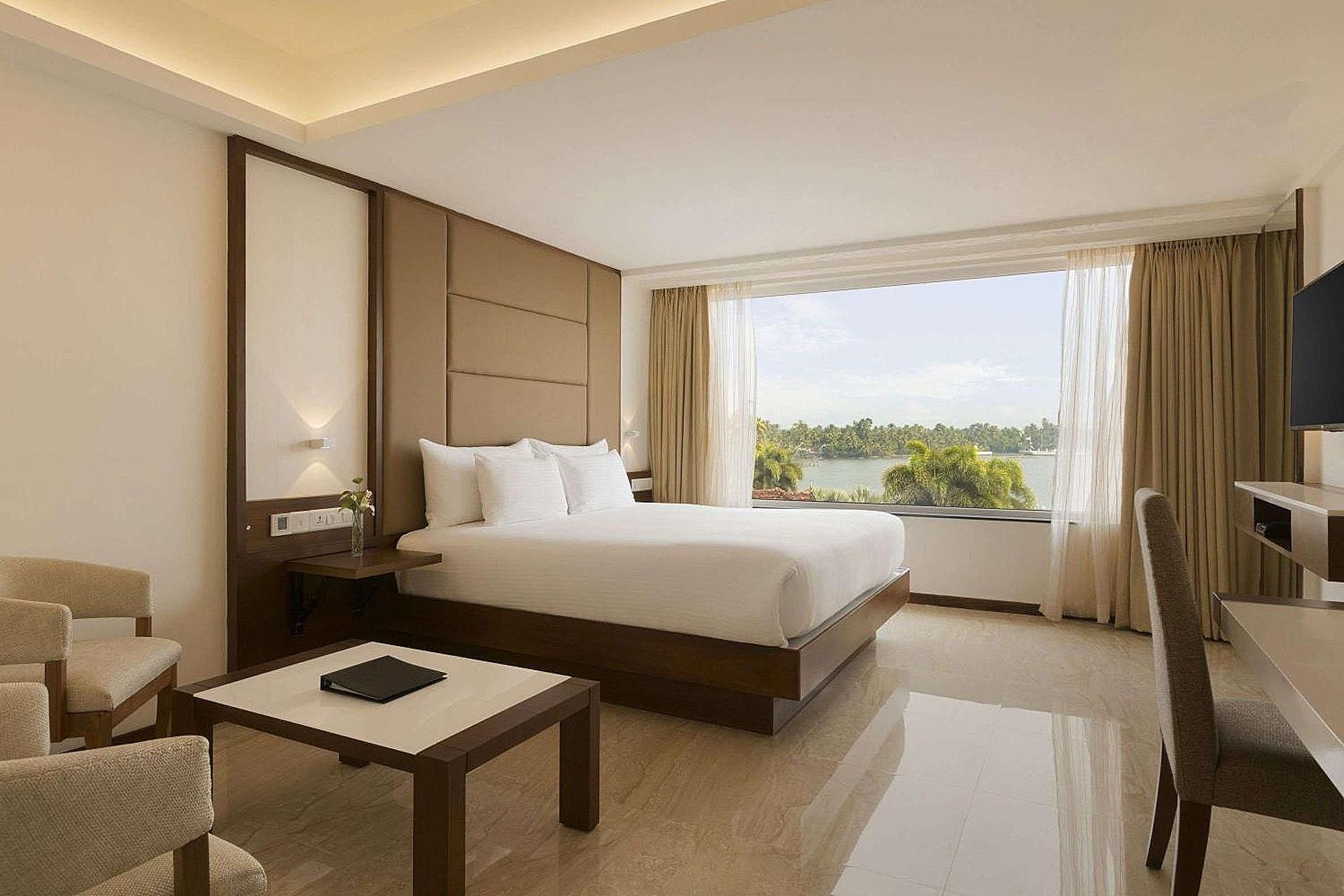 1 King Bed Non Smoking Junior Suite
