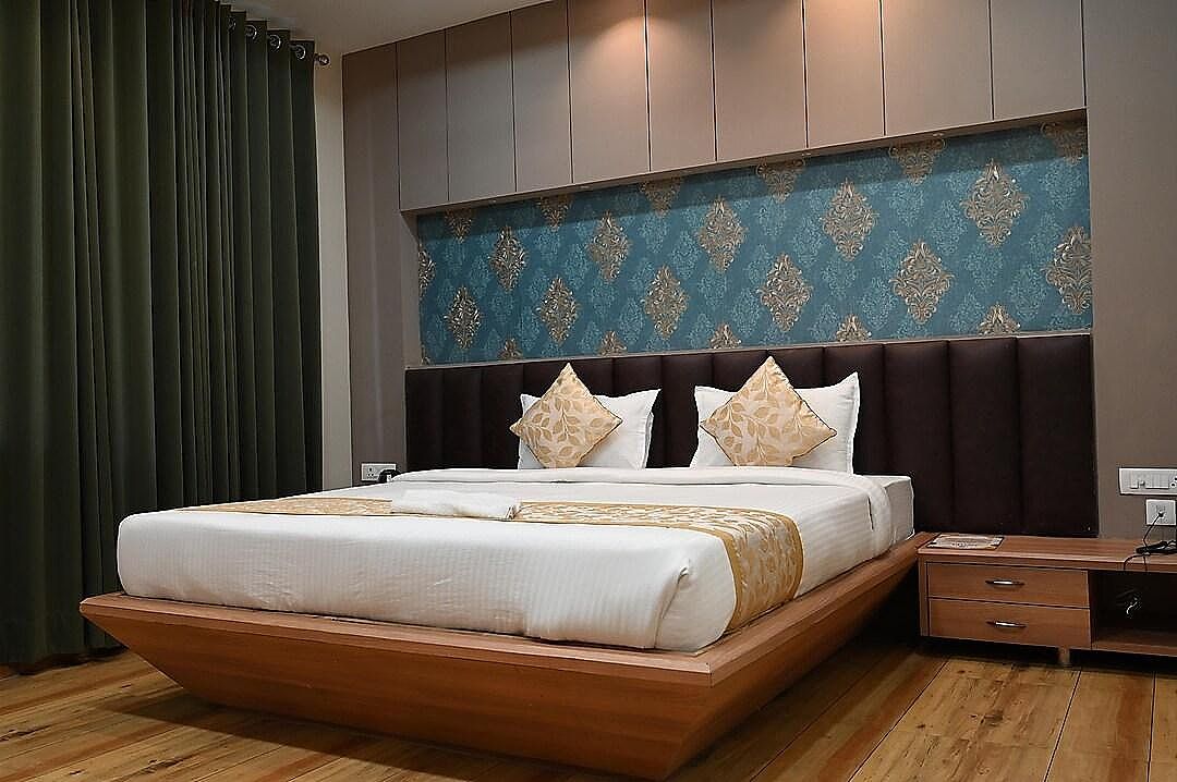 Hotel Olive Crown Deluxe Room 2