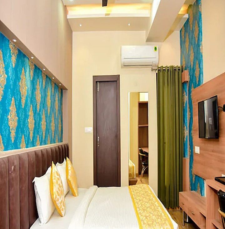 Hotel Olive Crown Deluxe Room 5