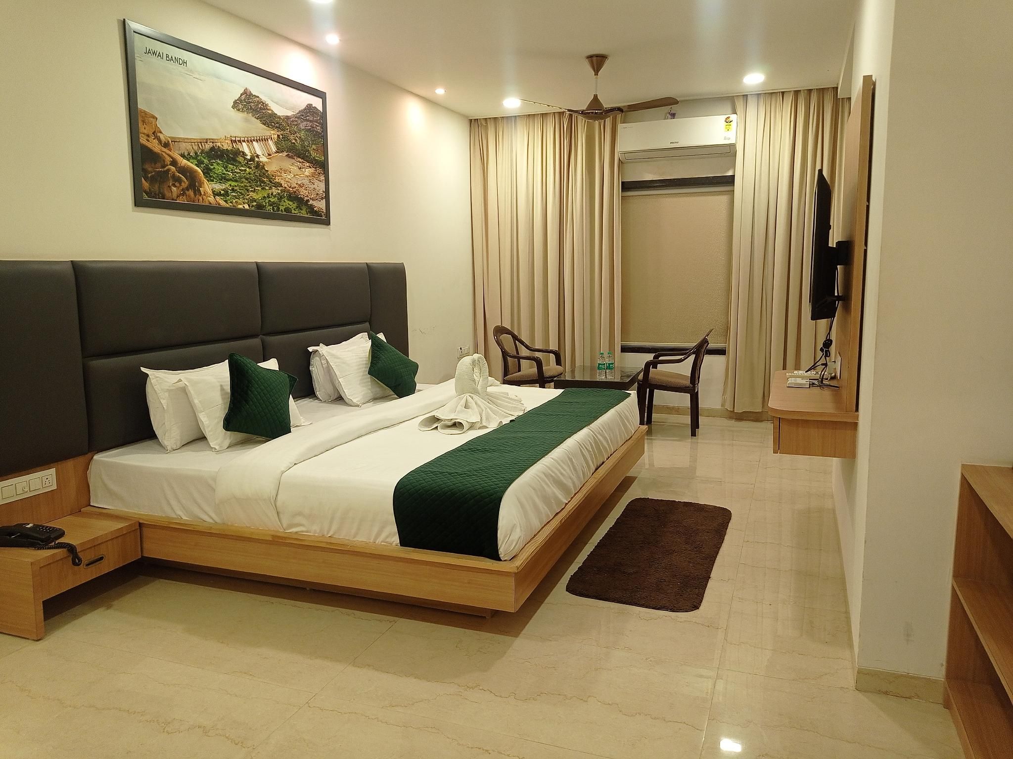 Luxury Garden View Suite