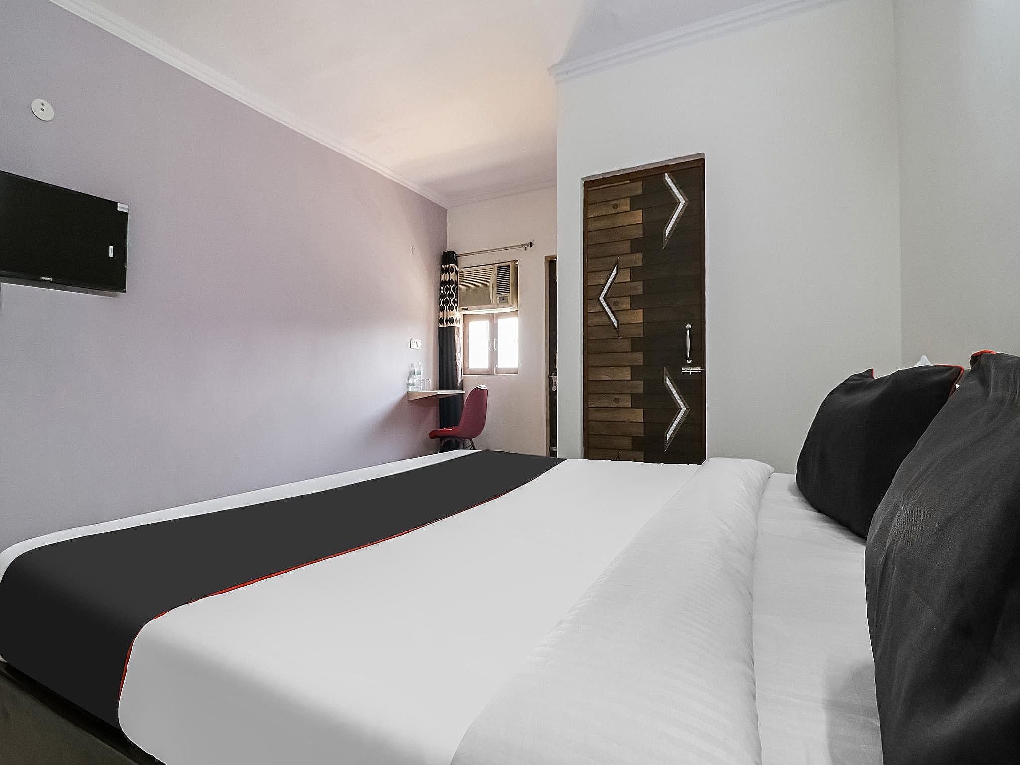 Flagship Hotel Royal Diamond Classic 3