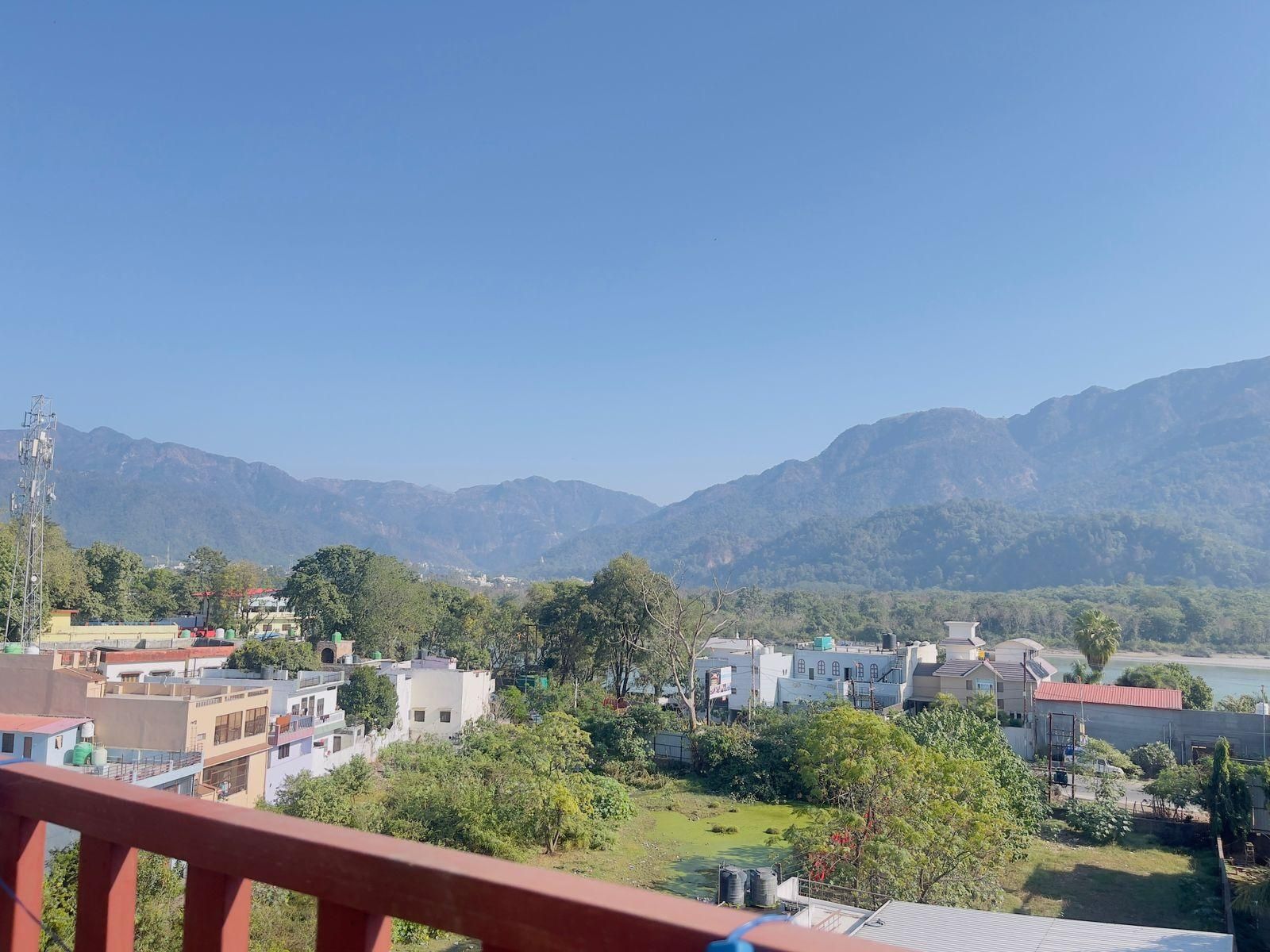 MONTREAL RISHIKESH