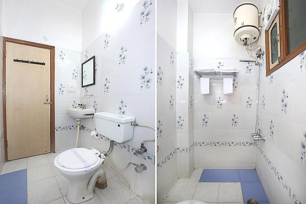 Hotel God Gift Deluxe Room with Free WIFi 3