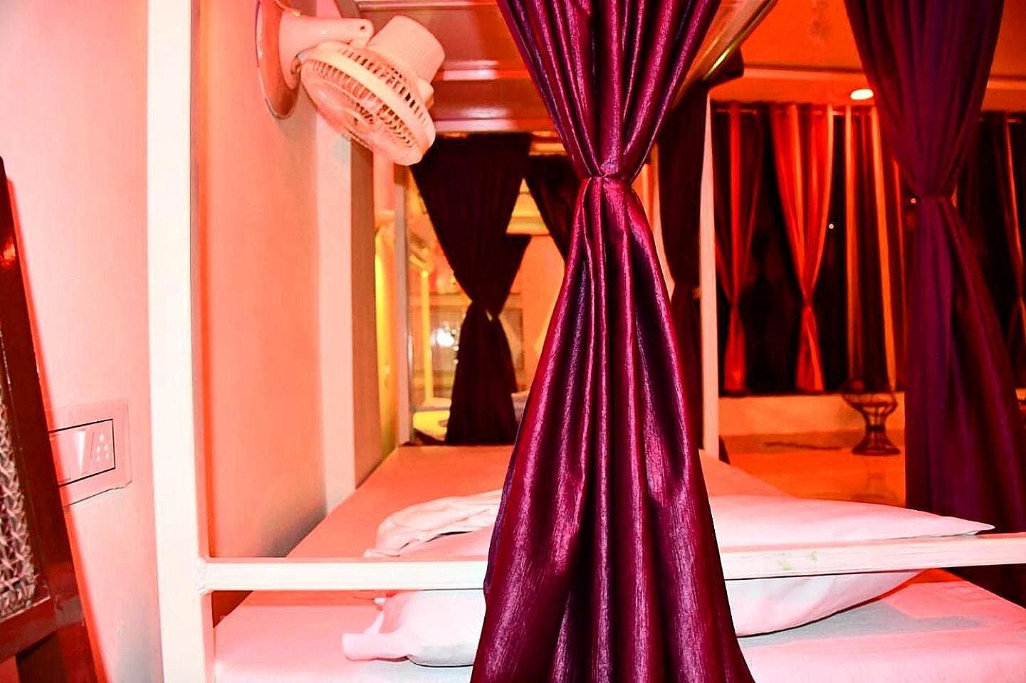 Bunk Bed in Mixed Dormitory Room