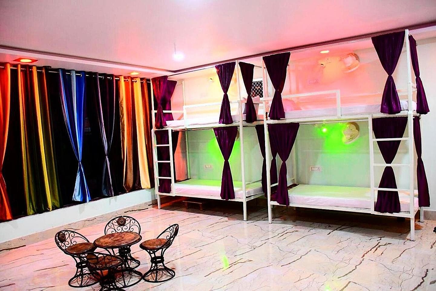 Bunk Bed in Mixed Dormitory Room