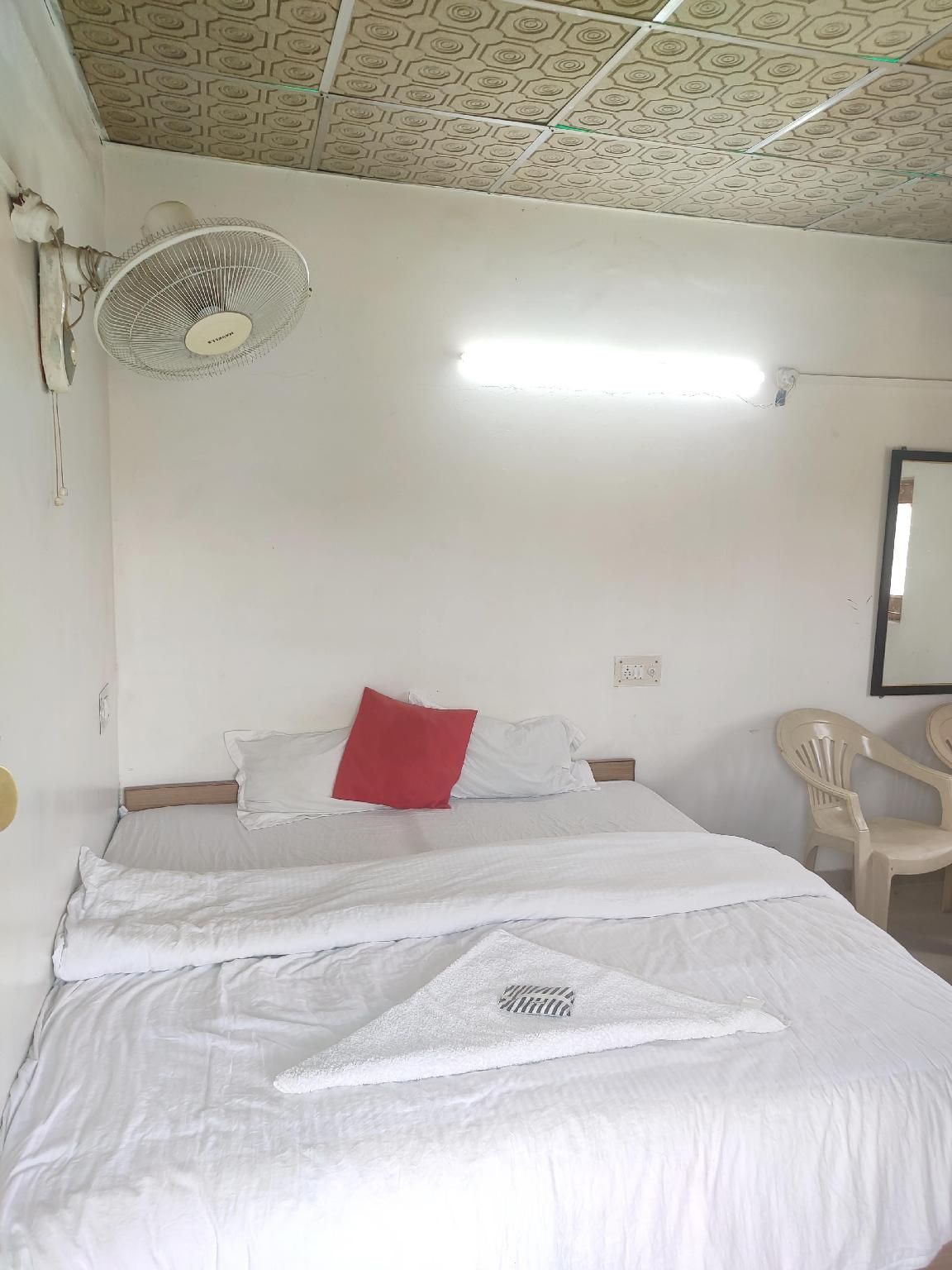 Deluxe Non- Air Conditioning Room