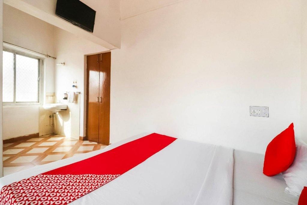 Deluxe Non- Air Conditioning Room