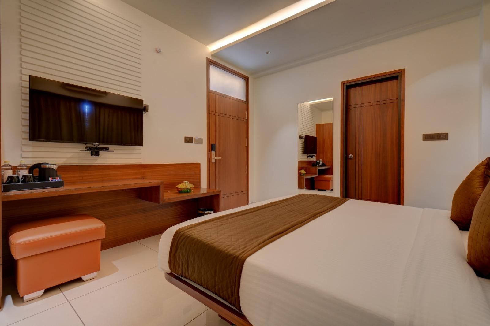 Hotel Hari Govindas Mysore - Explore the Heart of Mysore Deluxe Room City View 2