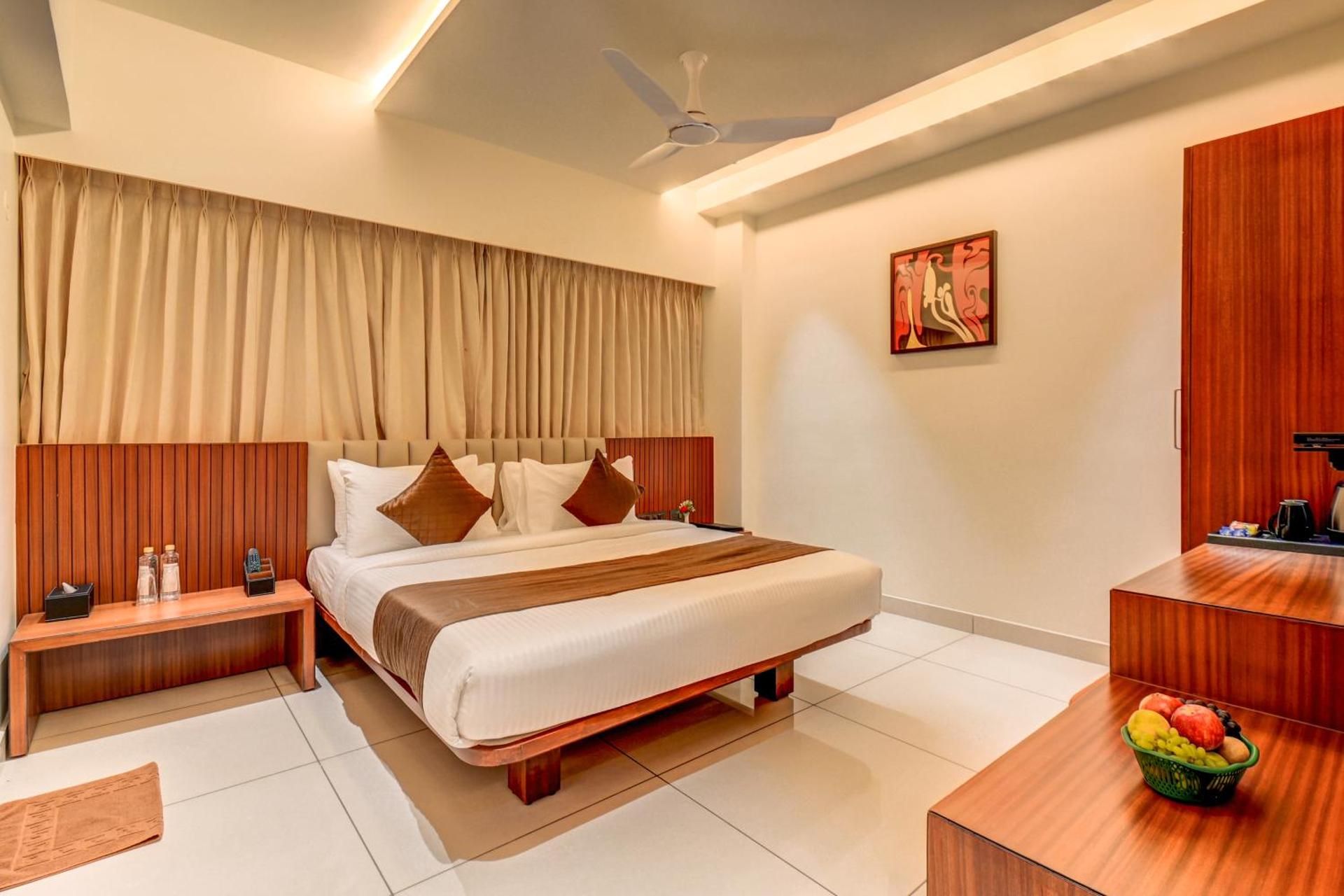 Hotel Hari Govindas Mysore - Explore the Heart of Mysore Suite Room
