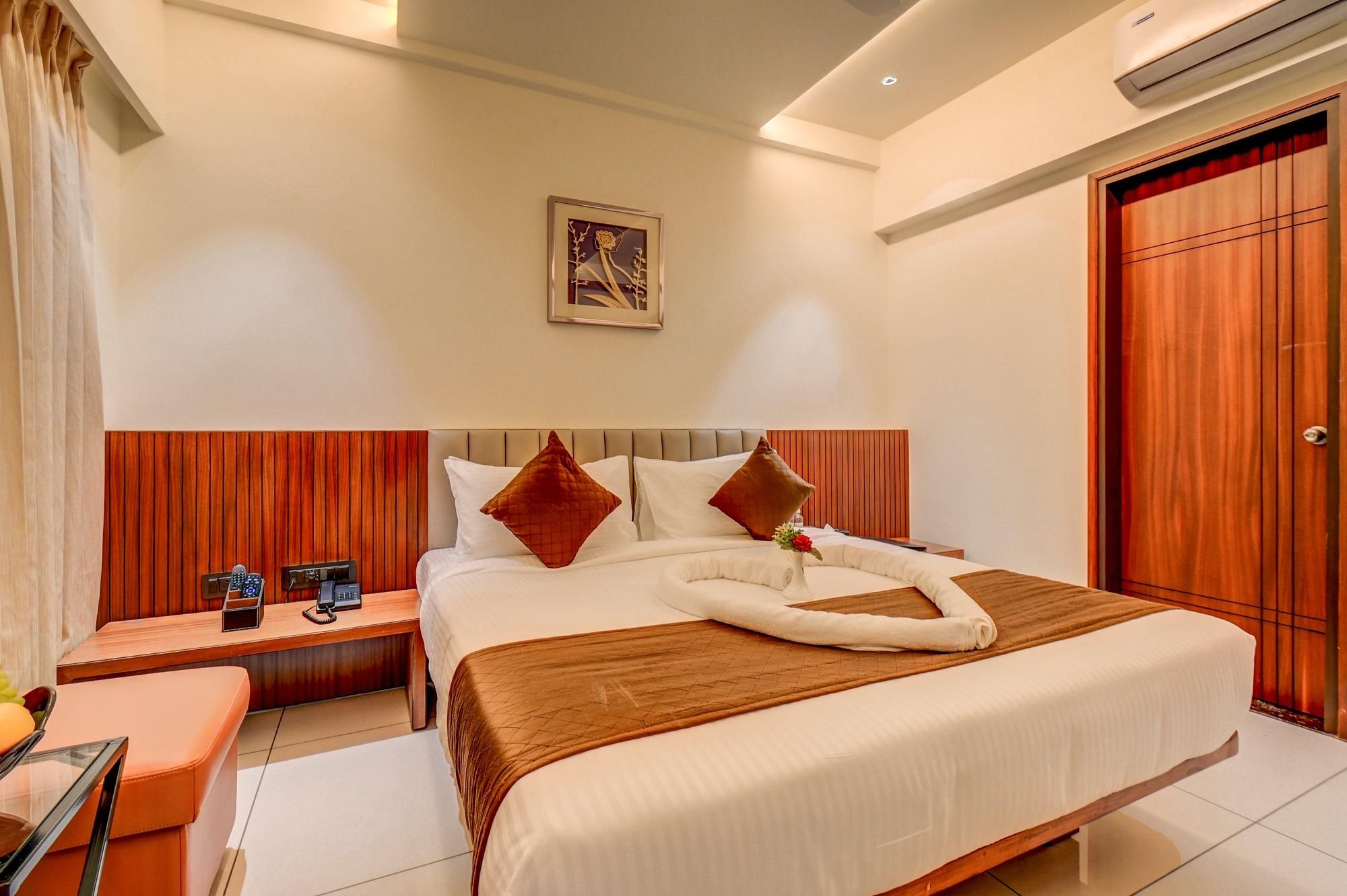 Hotel Hari Govindas Mysore - Explore the Heart of Mysore Deluxe Room City View 3