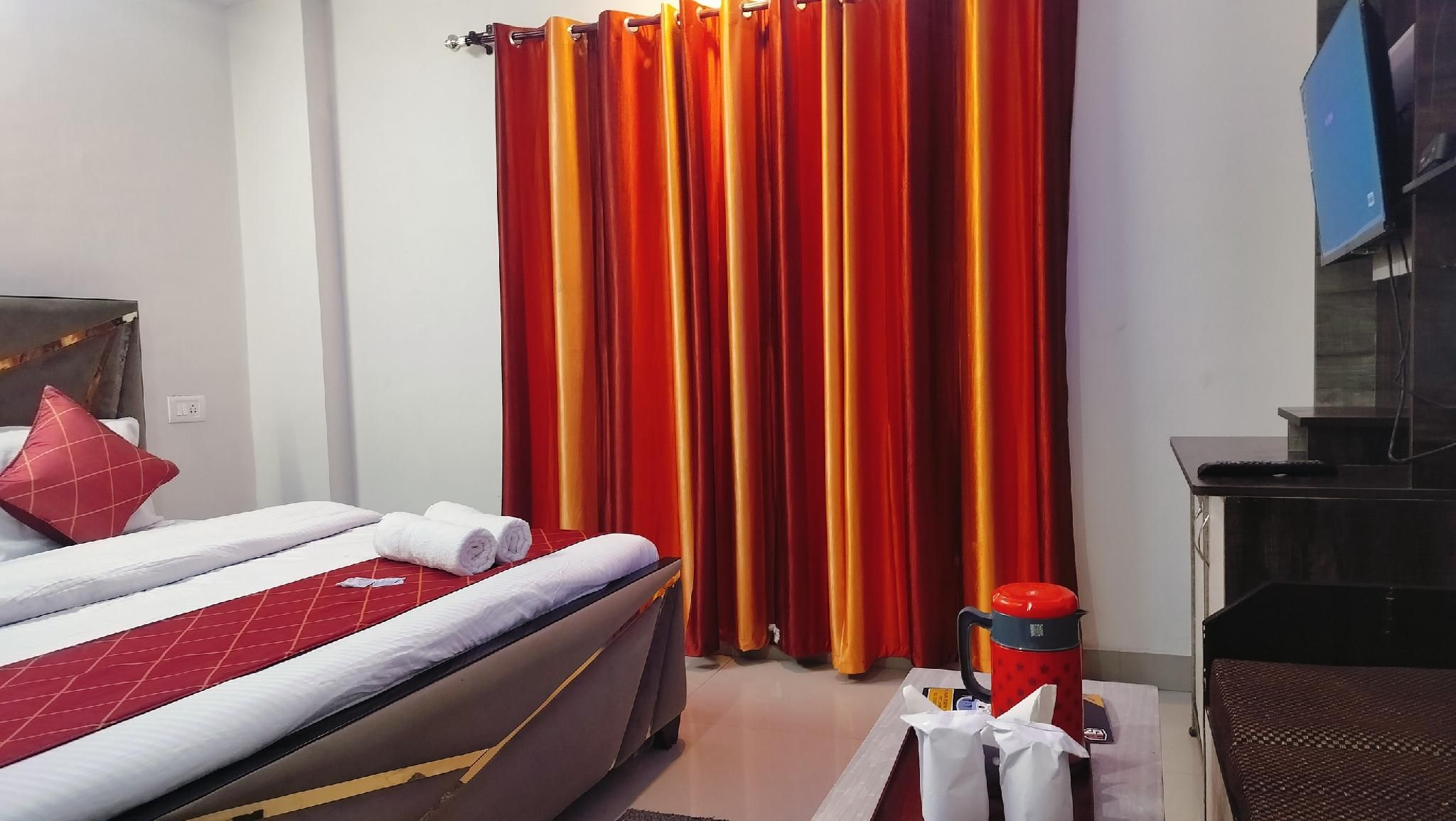 Deluxe Room with Valley View