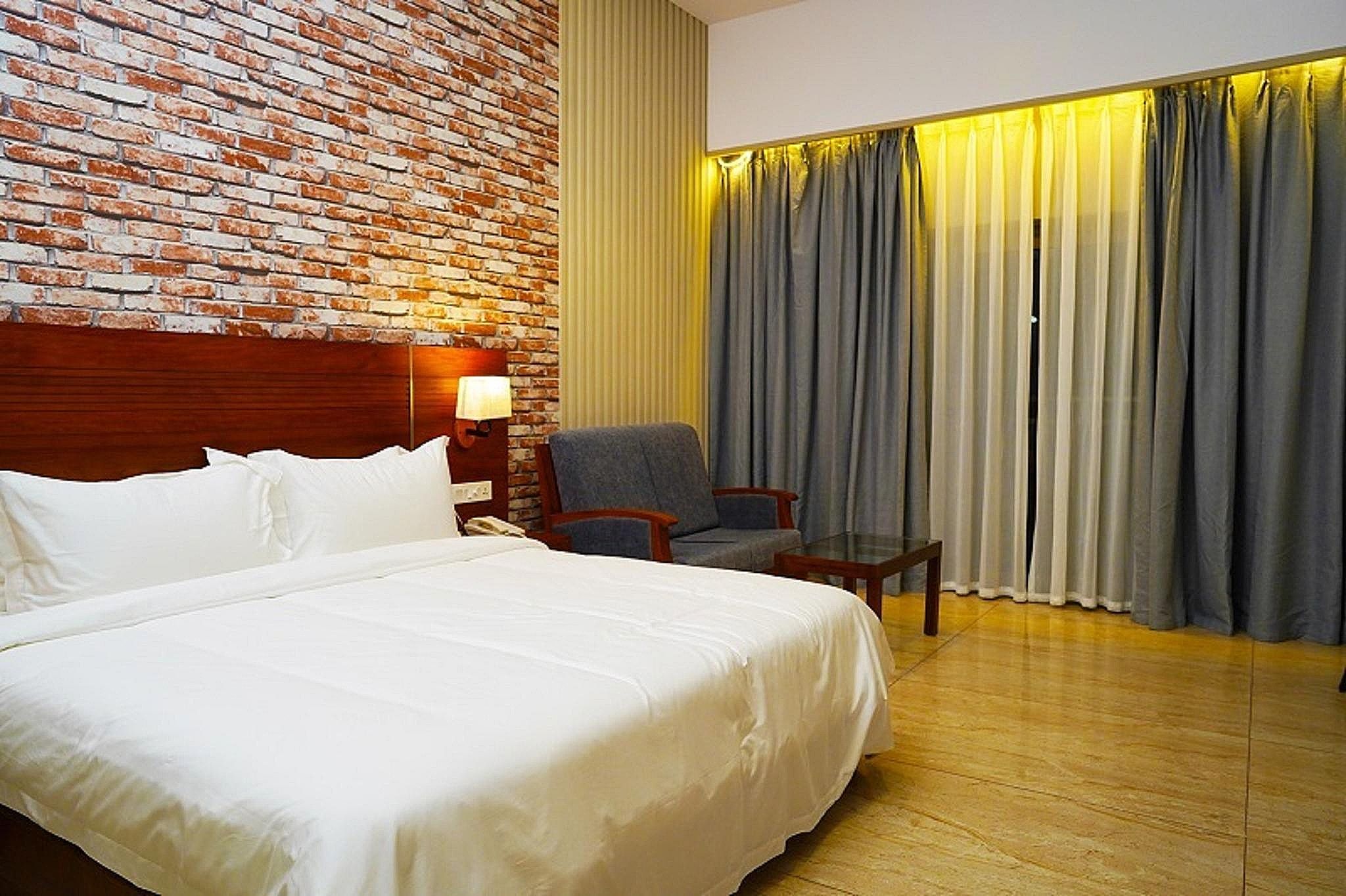 Melton Grove View Room