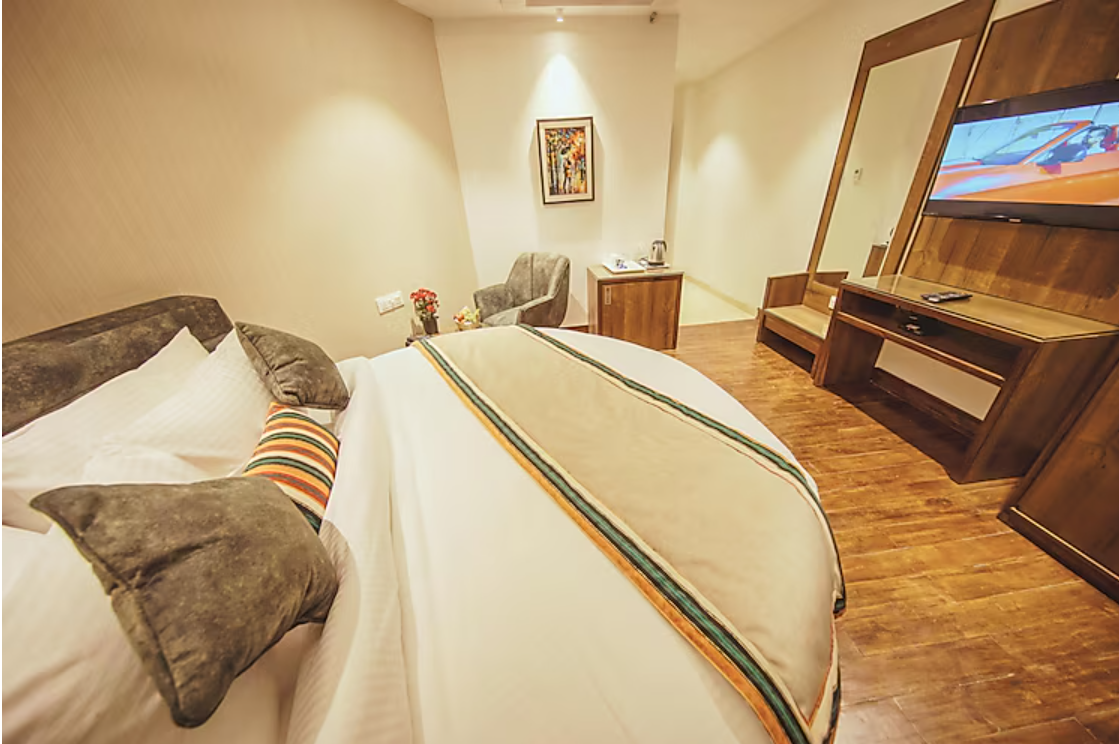 Superior Mountain View Room with private balcony