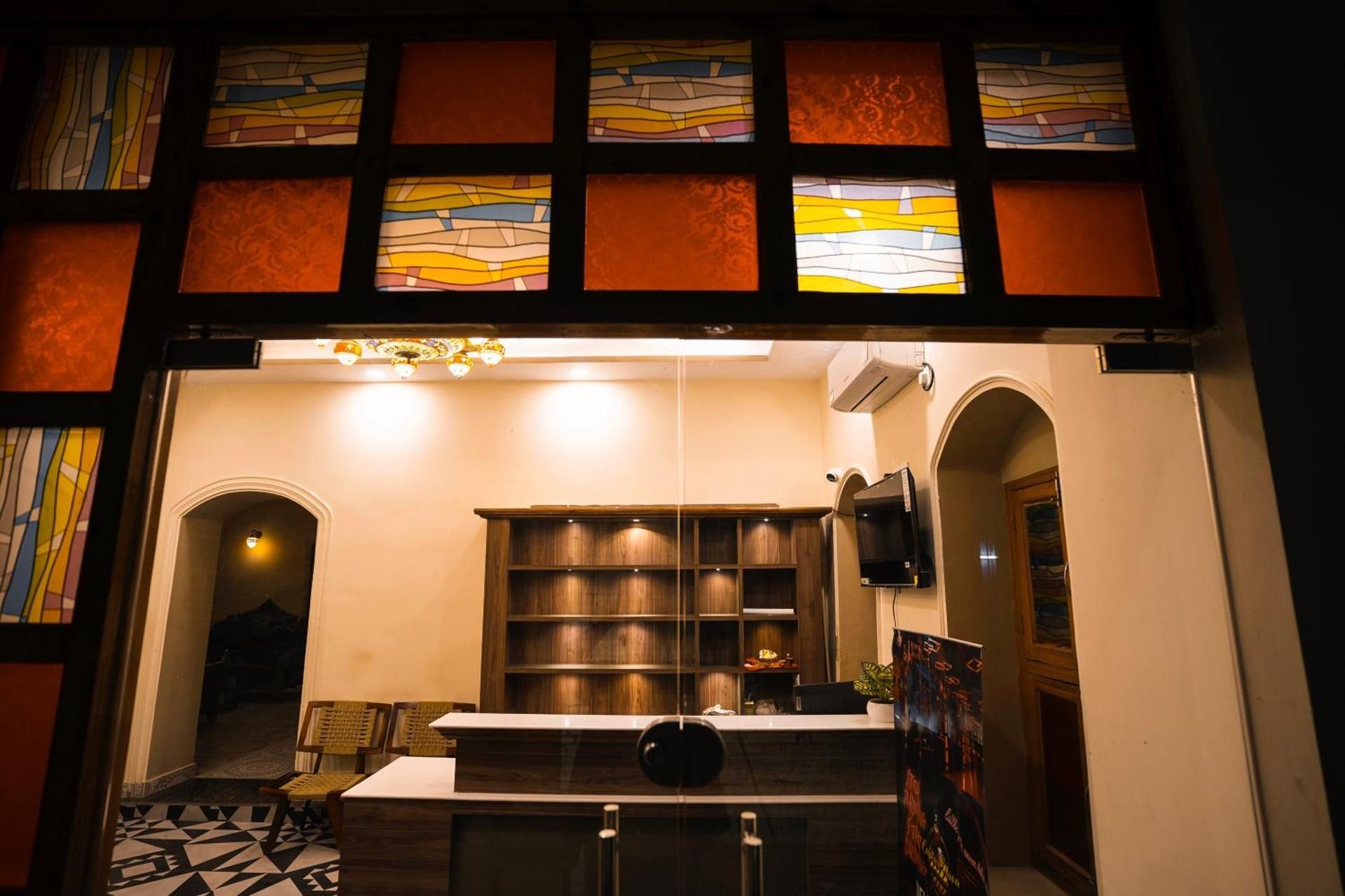 Food & Dining