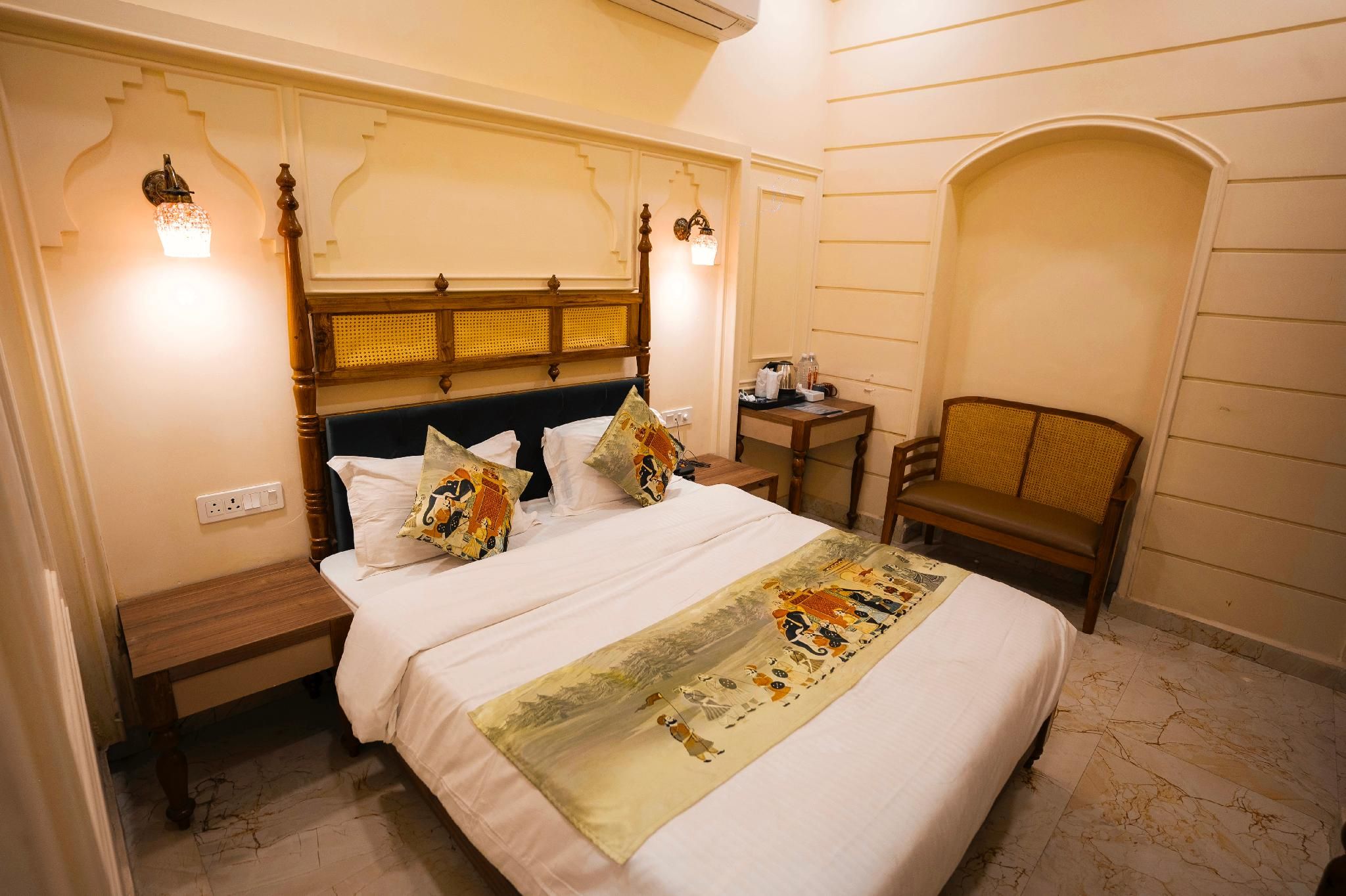 Captain Villa Heritage House Queen Room A