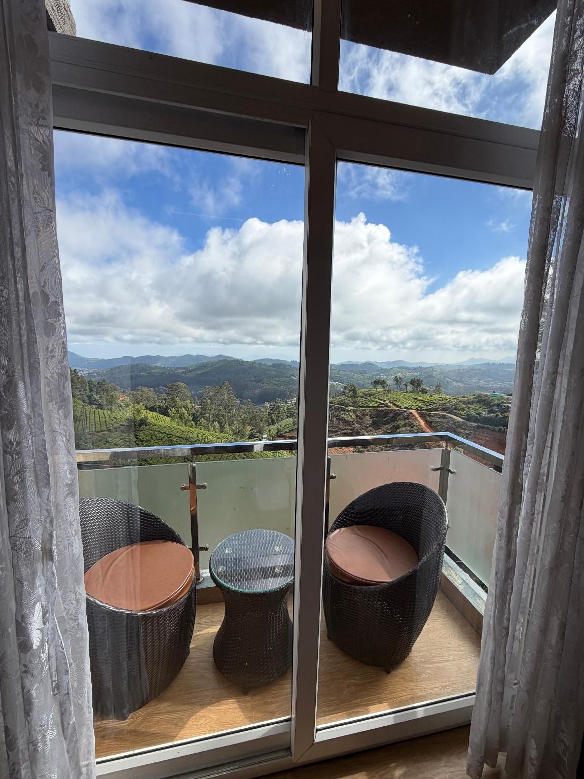 Deluxe Mountain View Room