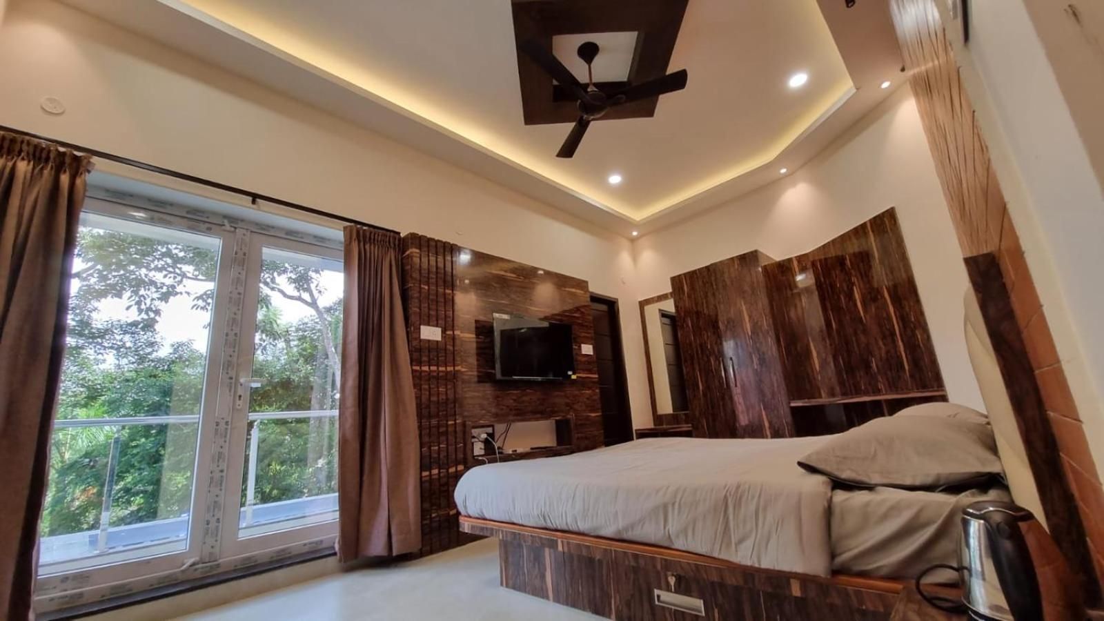 Deluxe Family Room for 2 People