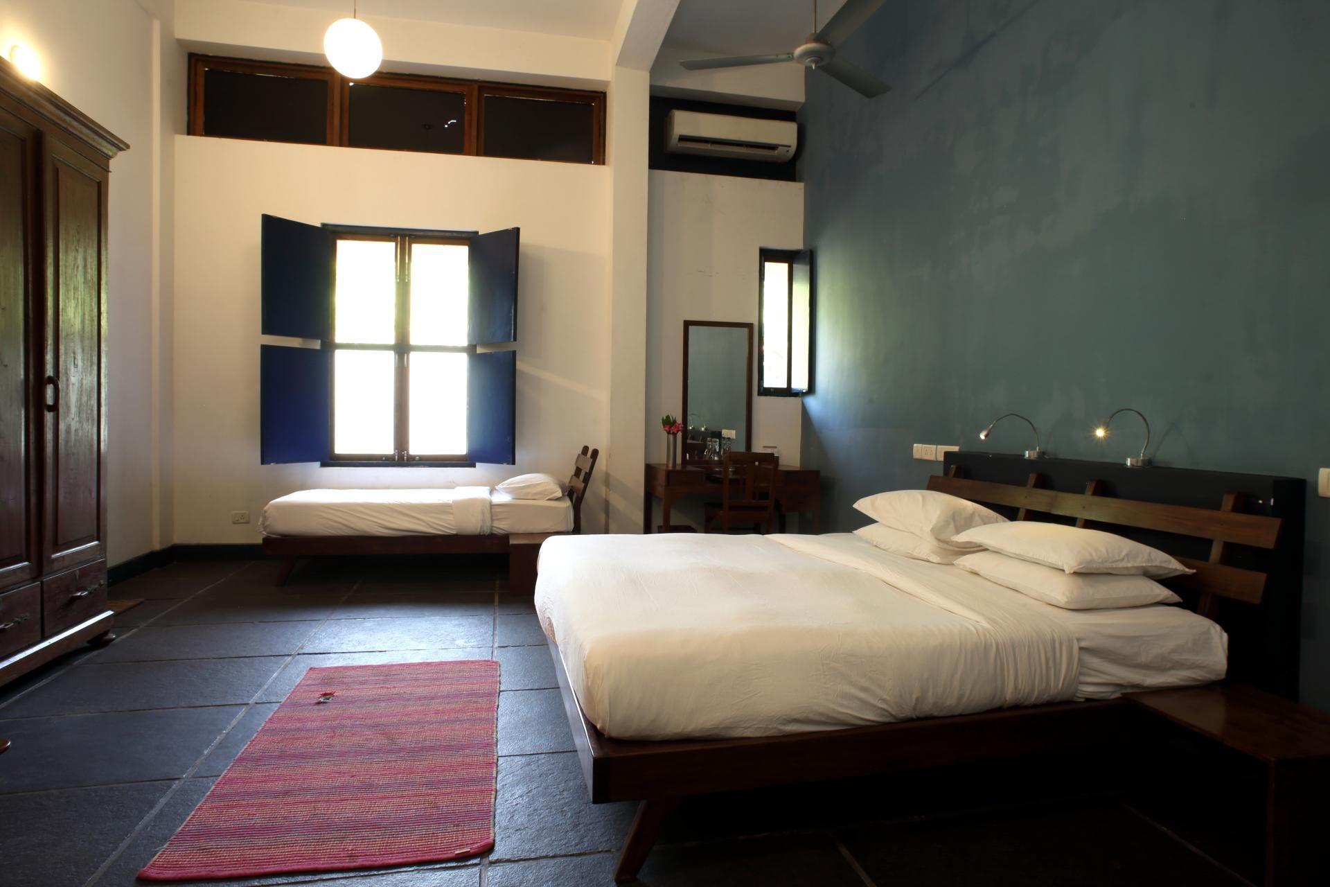 Courtyard Room
