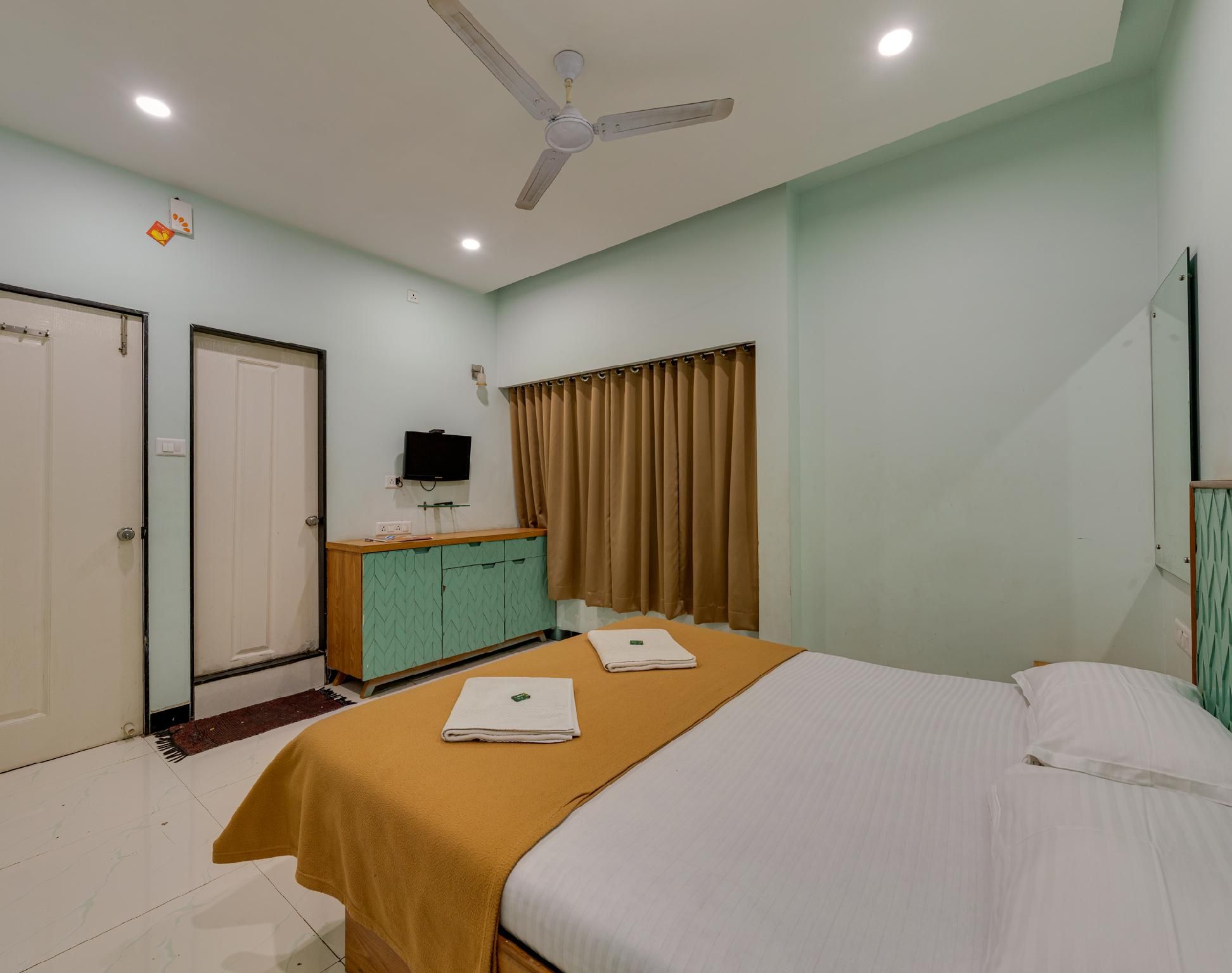 Hotel Adarsh 5 Minute Walk From Mahalaxmi Temple Kolhapur Double Room without Air Conditioning